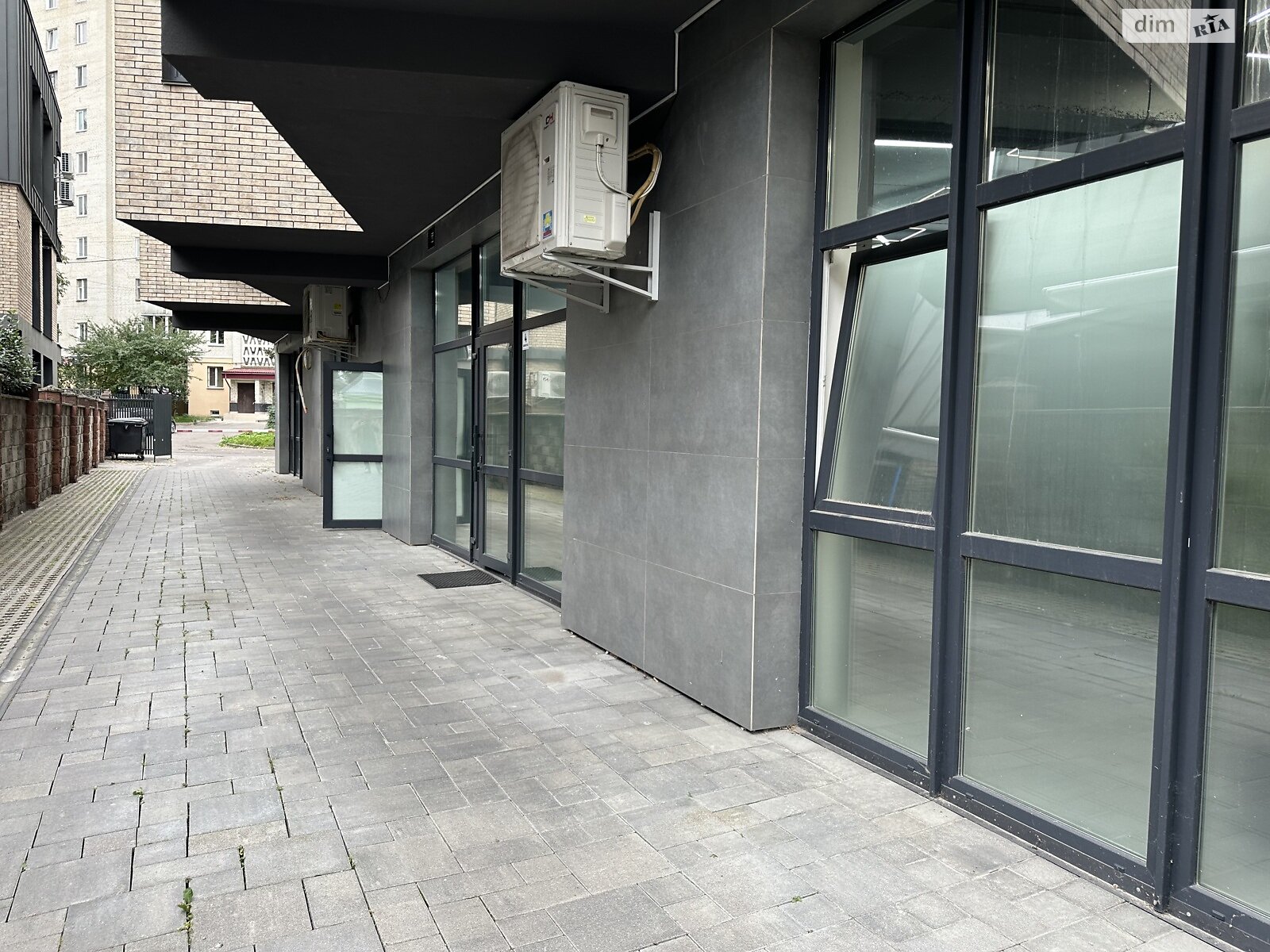 Аренда офисного помещения в Ровно, Савура Клима улица, помещений - 3, этаж - 1 фото 1 Аренда офисного помещения в Ровно, Савура Клима улица, помещений - 3, этаж - 1 фото 1