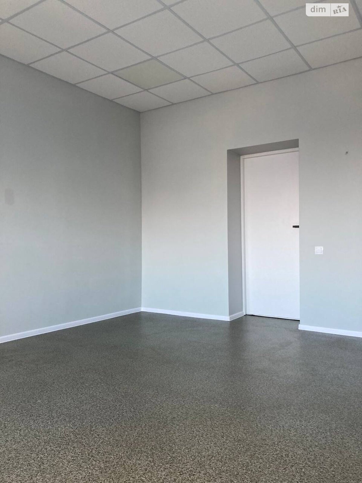 Аренда офисного помещения в Ровно, Независимости майдан, помещений -, этаж - 5 фото 1