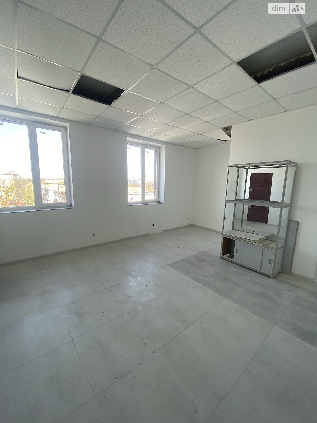 Аренда офисного помещения в Ровно, Независимости майдан, помещений -, этаж - 5 фото 1