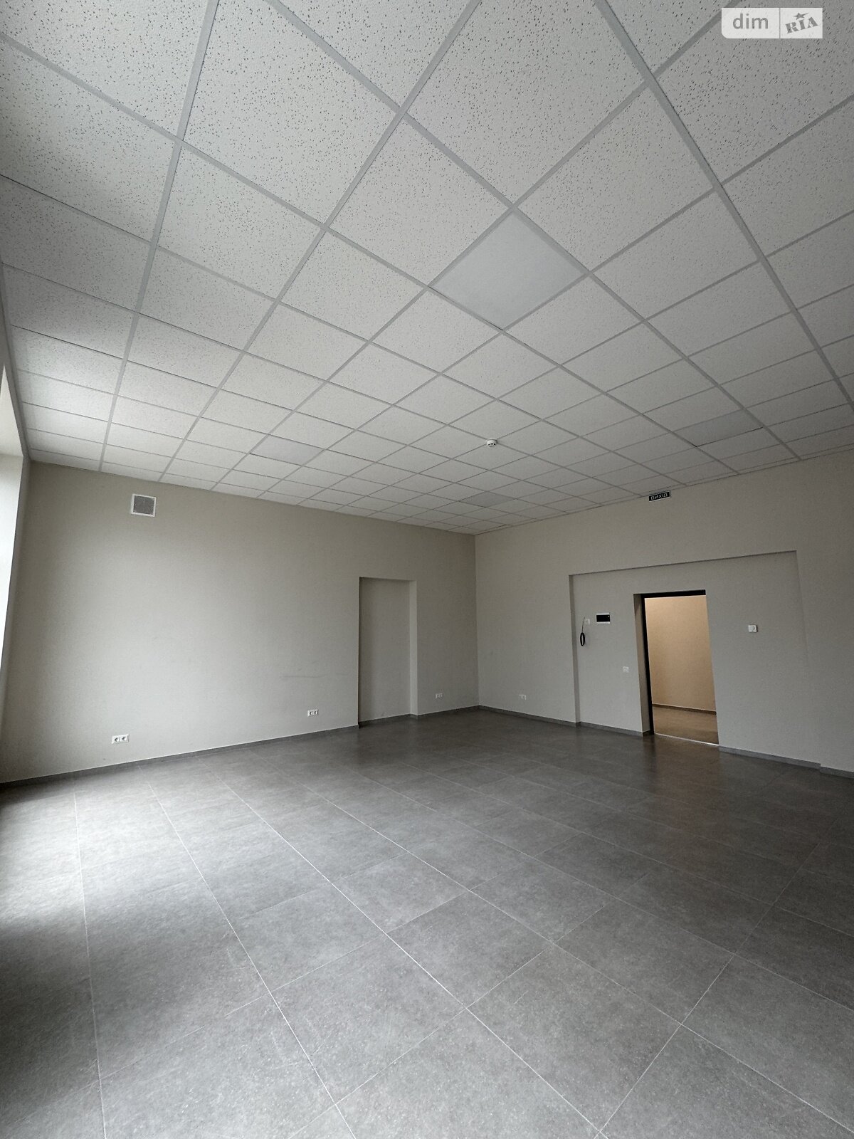 Аренда офисного помещения в Ровно, Студенческая улица 24, помещений - 1, этаж - 2 фото 1 Аренда офисного помещения в Ровно, Студенческая улица 24, помещений - 1, этаж - 2 фото 1