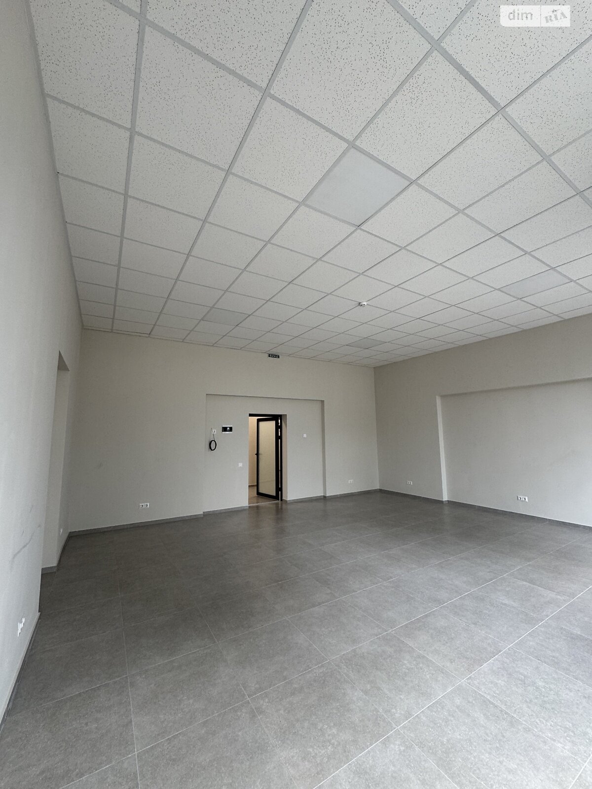 Аренда офисного помещения в Ровно, Студенческая улица 24, помещений - 1, этаж - 2 фото 1 Аренда офисного помещения в Ровно, Студенческая улица 24, помещений - 1, этаж - 2 фото 1