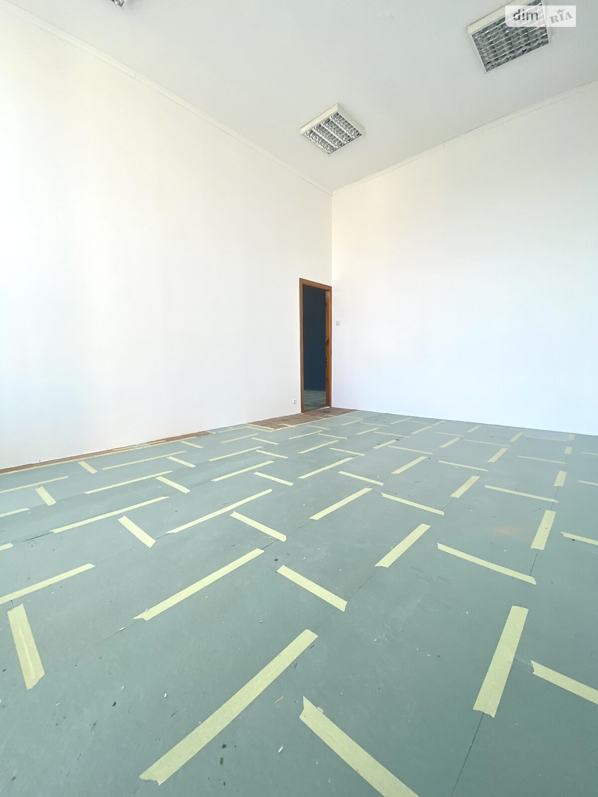 Аренда офисного помещения в Ровно, Независимости майдан, помещений - 2, этаж - 4 фото 1