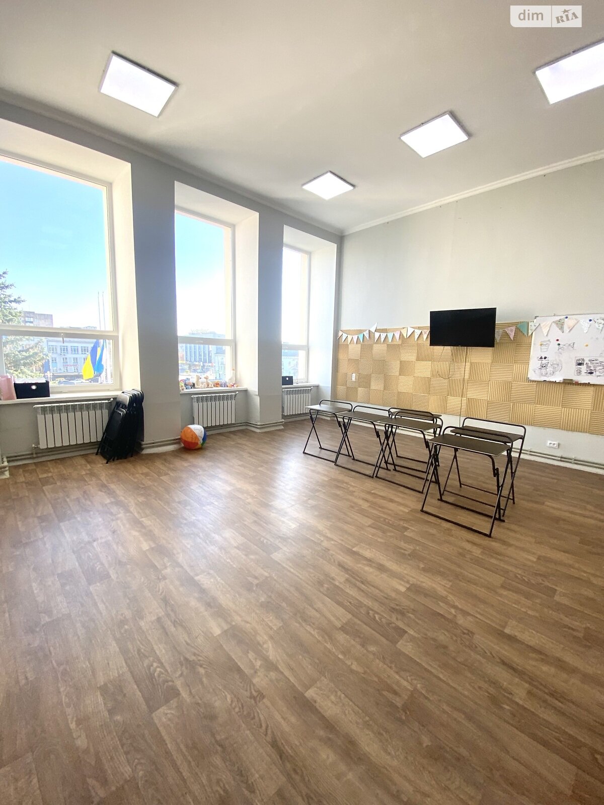 Аренда офисного помещения в Ровно, Независимости майдан, помещений - 1, этаж - 4 фото 1