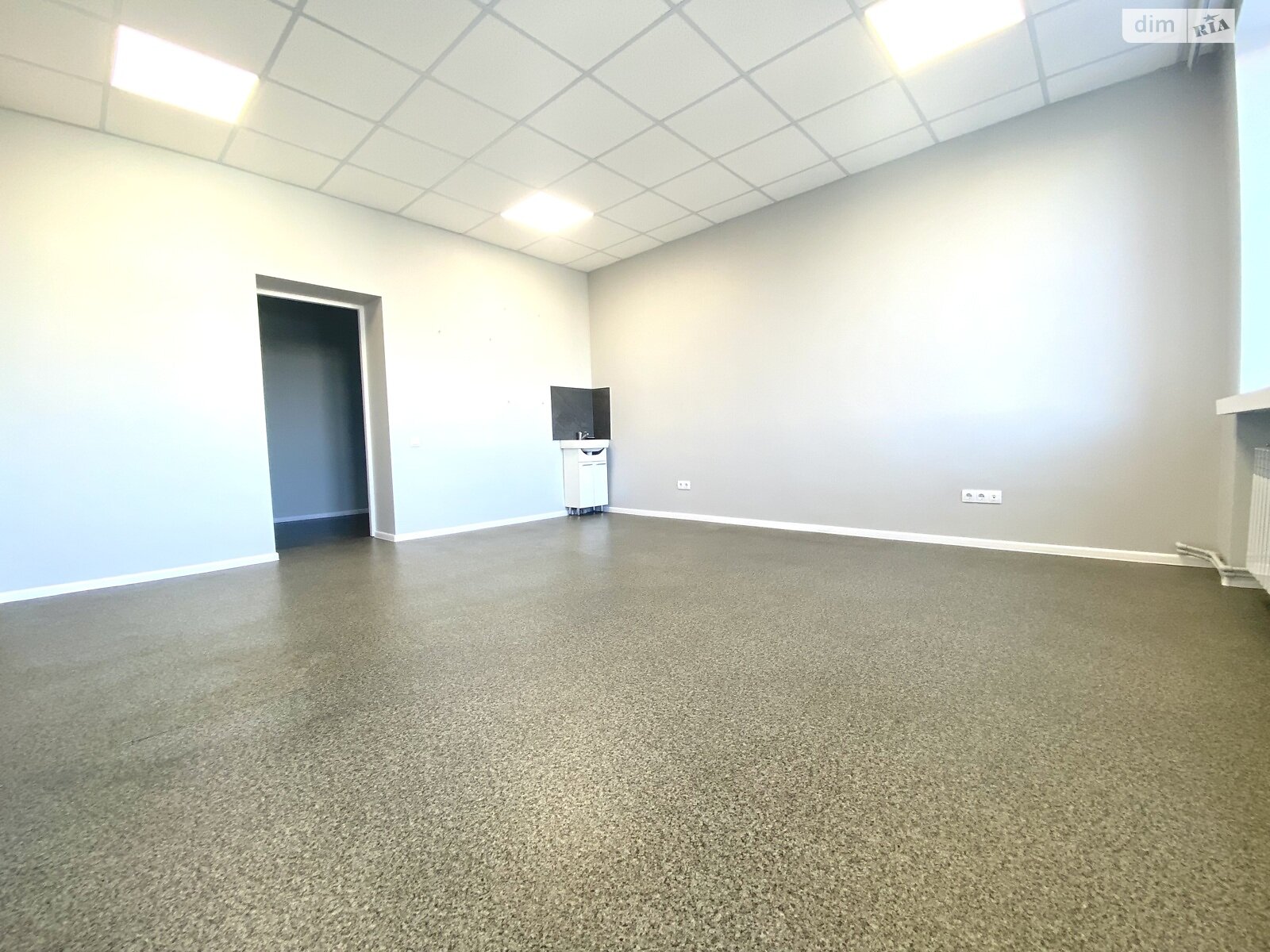 Аренда офисного помещения в Ровно, Независимости майдан, помещений - 1, этаж - 5 фото 1