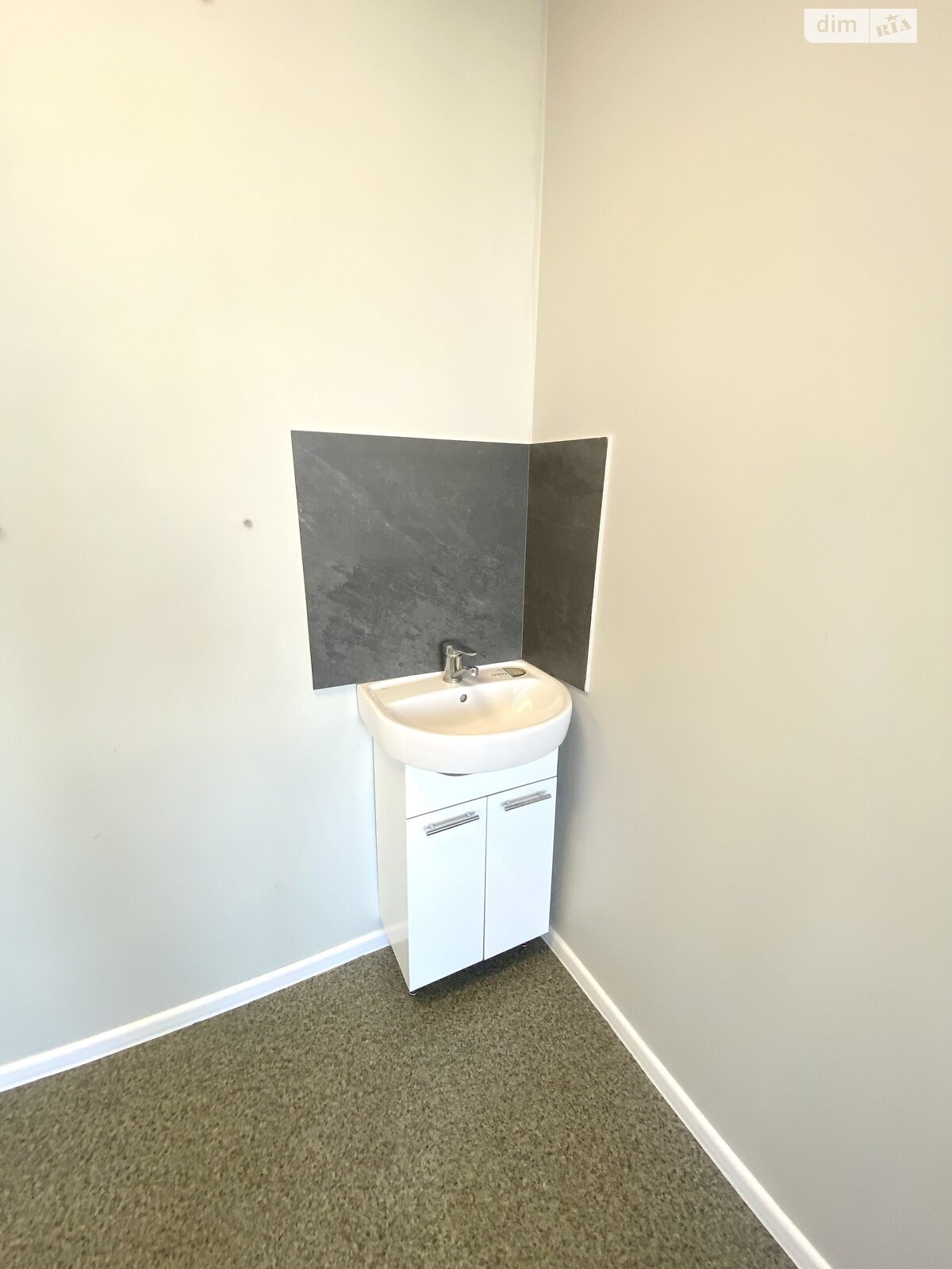 Аренда офисного помещения в Ровно, Независимости майдан, помещений - 1, этаж - 5 фото 1