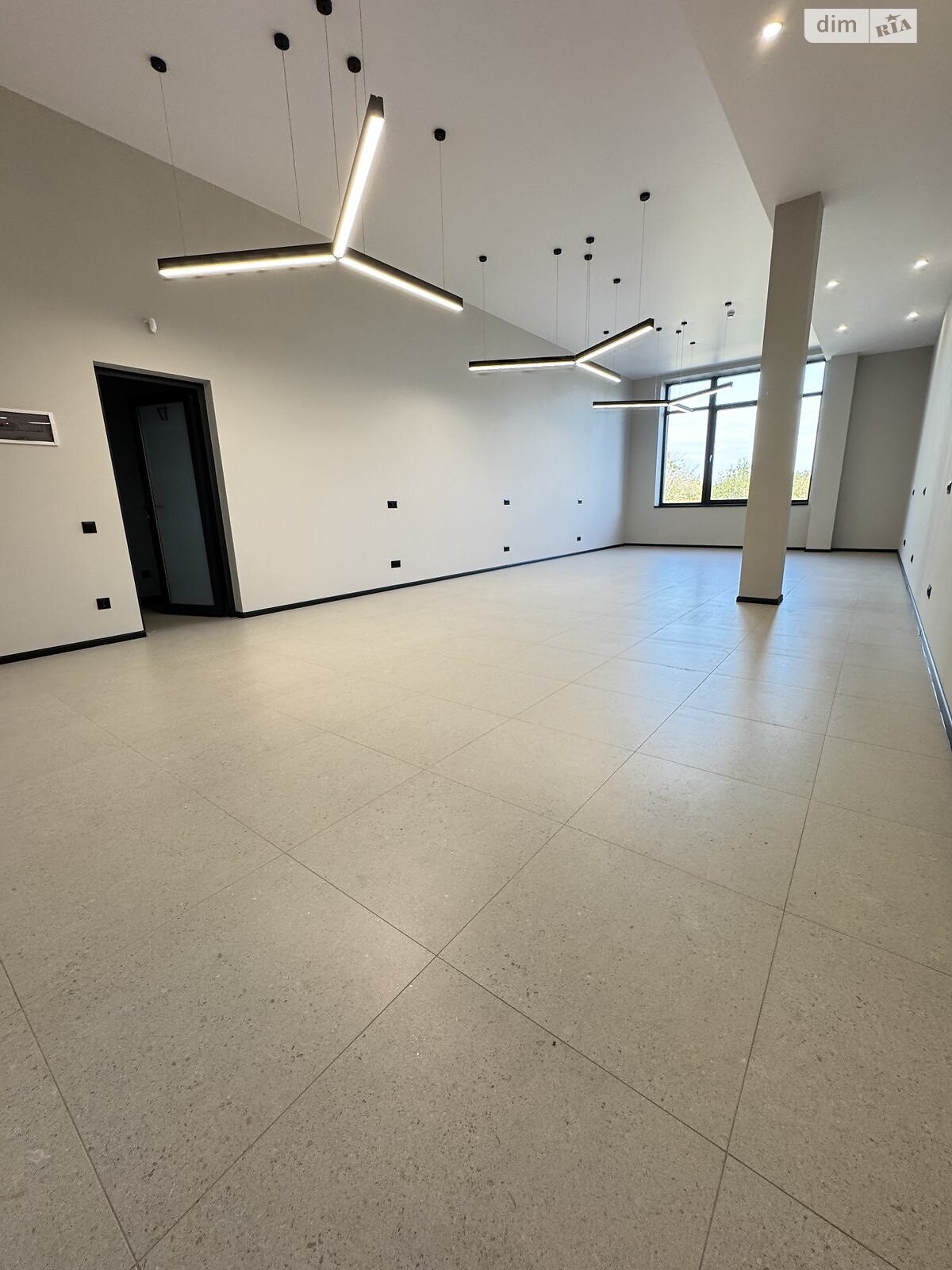 Аренда офисного помещения в Ровно, Млыновская улица 20В, помещений - 20, этаж - 2 фото 1