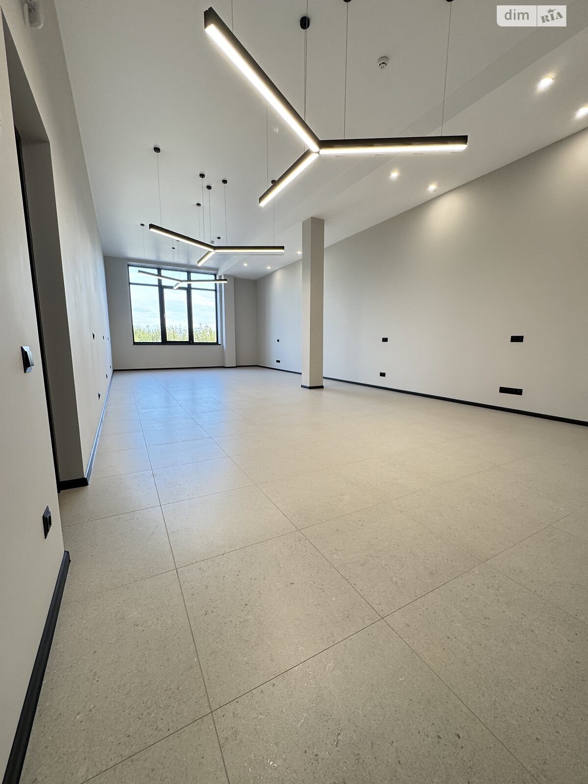 Аренда офисного помещения в Ровно, Млыновская улица 20В, помещений - 20, этаж - 2 фото 1