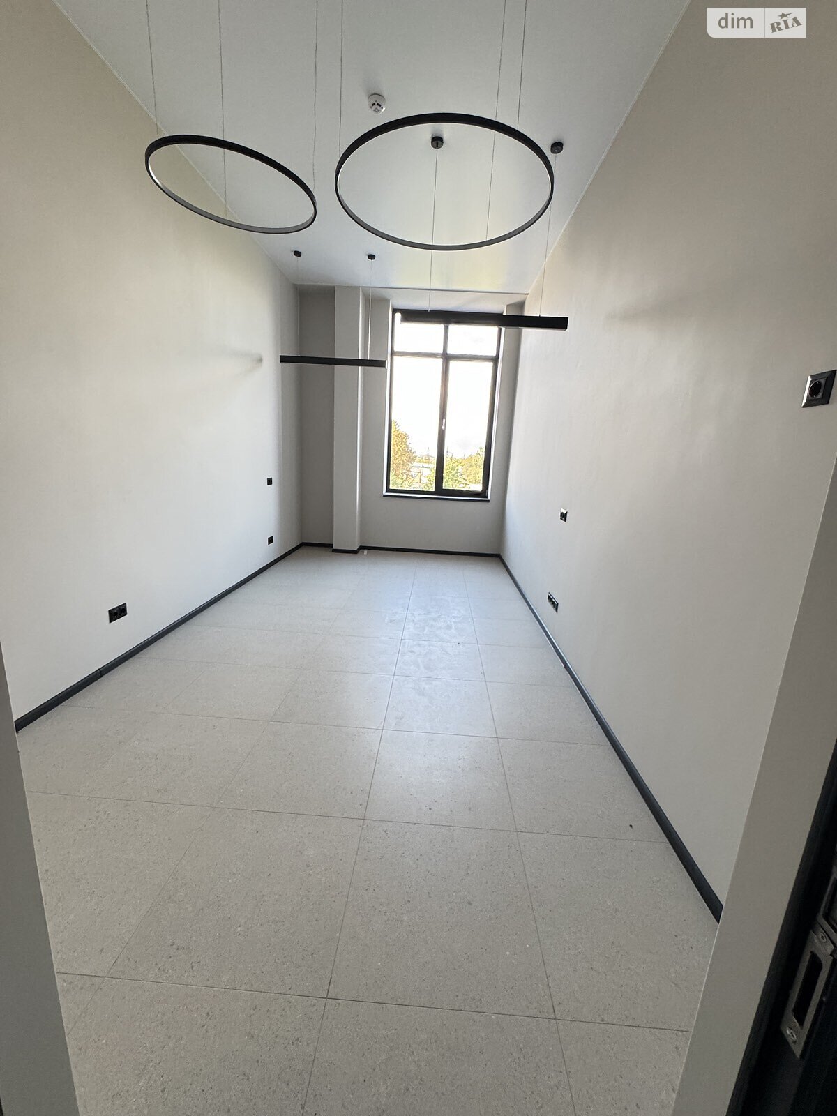 Аренда офисного помещения в Ровно, Млыновская улица 20В, помещений - 20, этаж - 2 фото 1