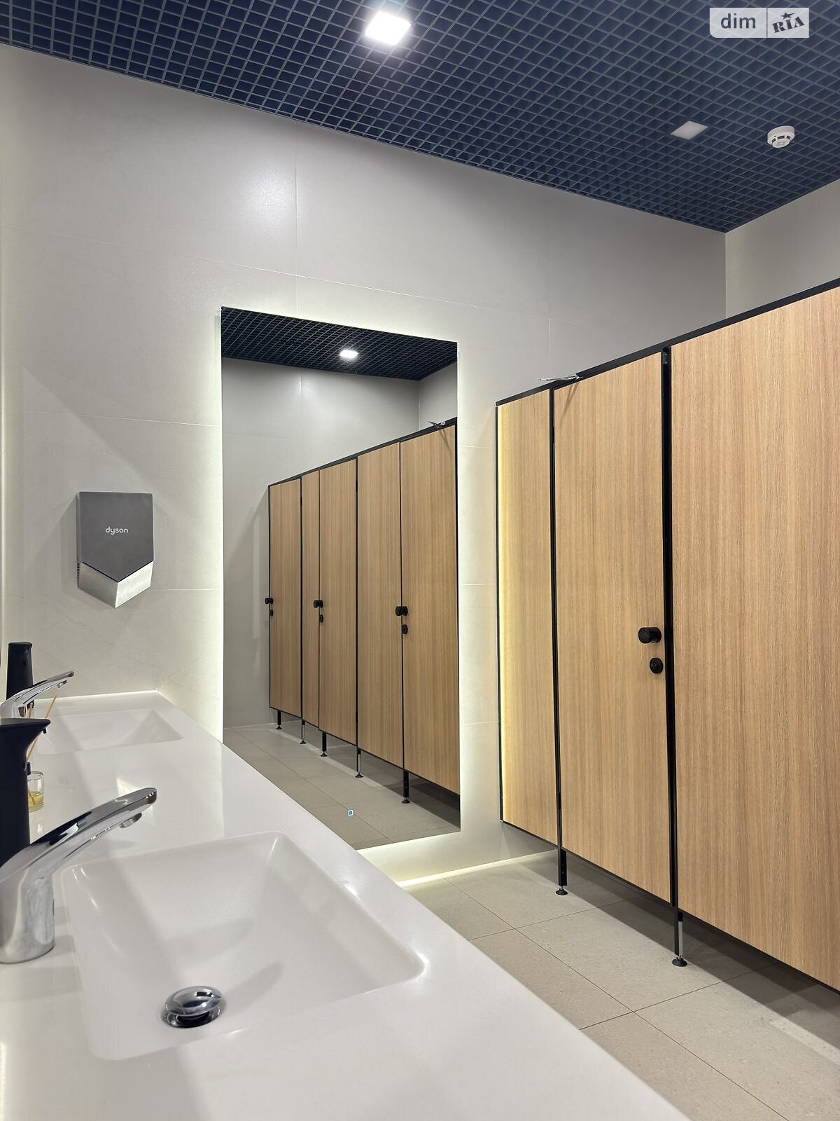 Аренда офисного помещения в Ровно, Млыновская улица 20В, помещений - 20, этаж - 2 фото 1