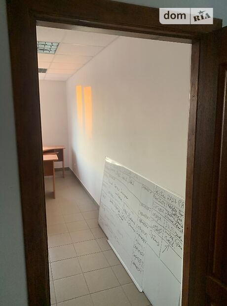 Аренда офисного помещения в Тернополе, Бродовская боковая улица 6, помещений - 3, этаж - 2 фото 1 Аренда офисного помещения в Тернополе, Бродовская боковая улица 6, помещений - 3, этаж - 2 фото 1