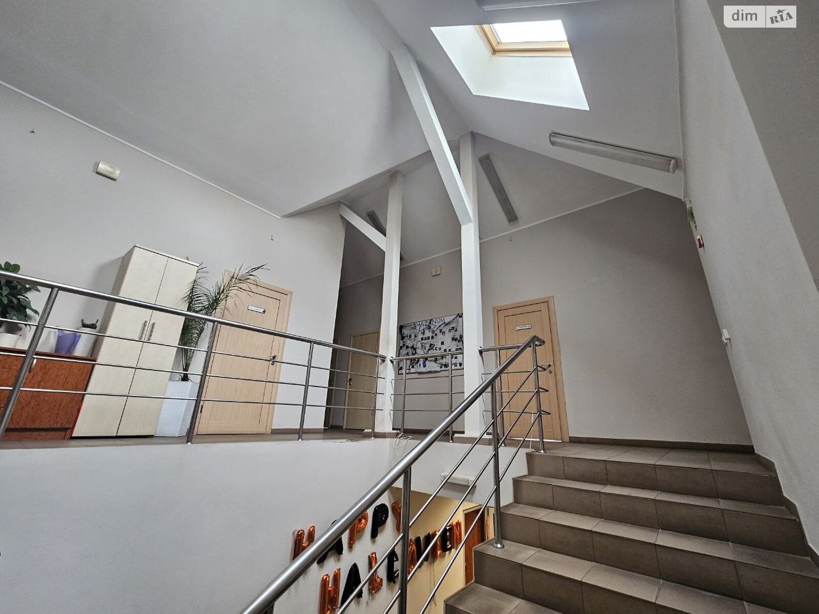 Аренда офисного помещения в Тернополе, Мазепы Гетмана улица, помещений - 17, этаж - 2 фото 1 Аренда офисного помещения в Тернополе, Мазепы Гетмана улица, помещений - 17, этаж - 2 фото 1