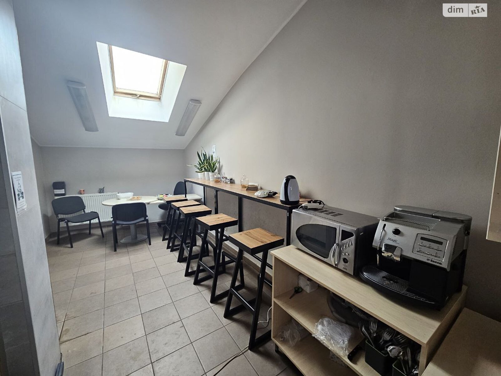 Аренда офисного помещения в Тернополе, Мазепы Гетмана улица, помещений - 17, этаж - 2 фото 1 Аренда офисного помещения в Тернополе, Мазепы Гетмана улица, помещений - 17, этаж - 2 фото 1