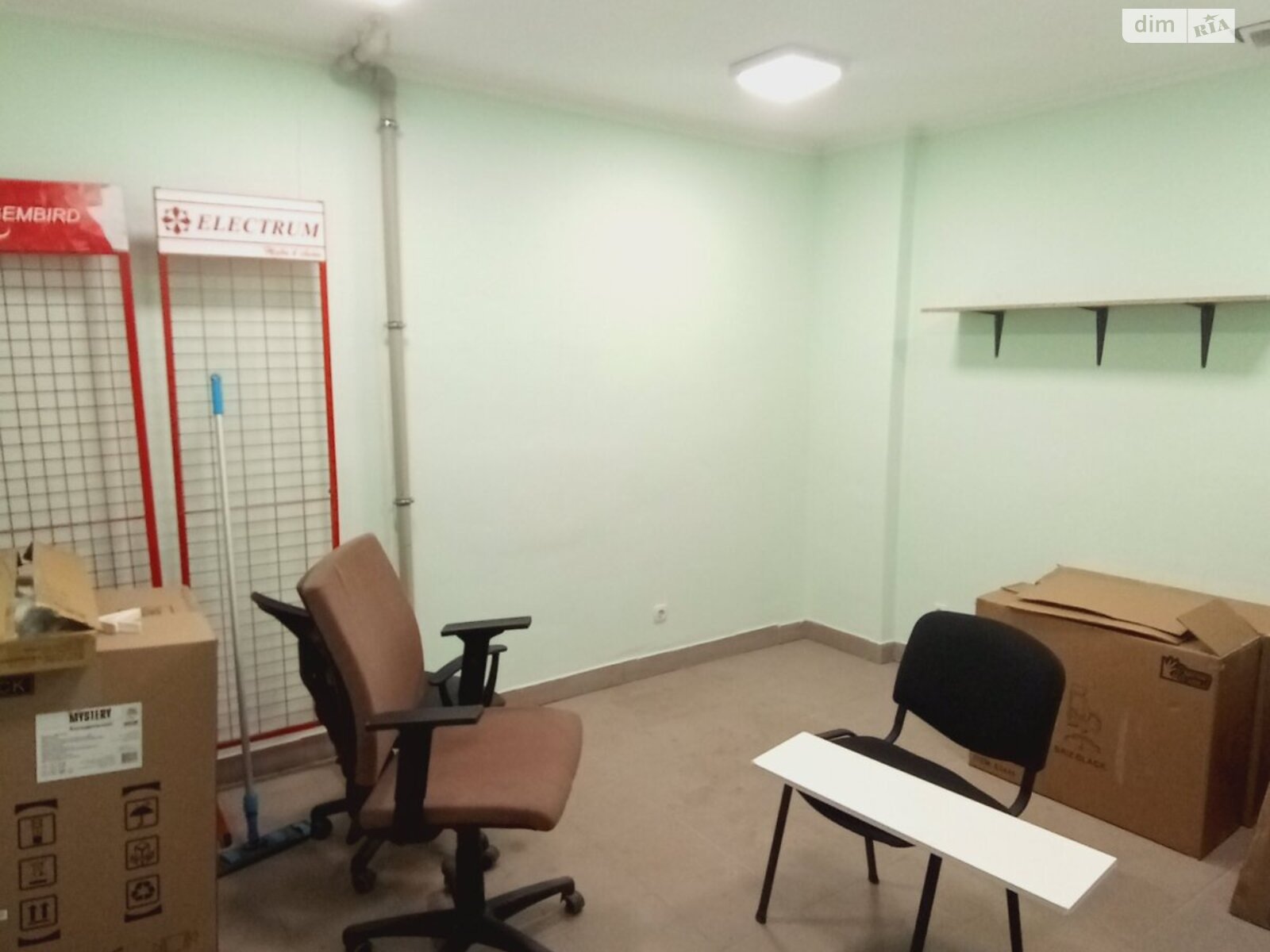 Оренда офісного приміщення в Тернополі, Тролейбусна вулиця 15А, приміщень - 3, поверх - 1 фото 1 Оренда офісного приміщення в Тернополі, Тролейбусна вулиця 15А, приміщень - 3, поверх - 1 фото 1