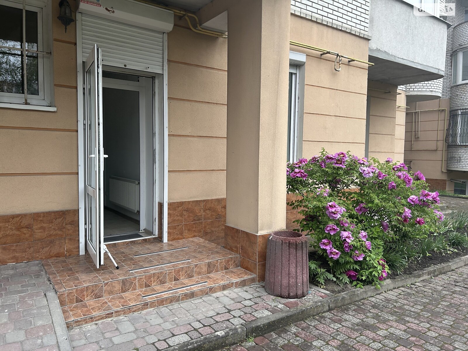 Аренда офисного помещения в Тернополе, Евгения Коновальца улица, помещений - 3, этаж - 1 фото 1 Аренда офисного помещения в Тернополе, Евгения Коновальца улица, помещений - 3, этаж - 1 фото 1