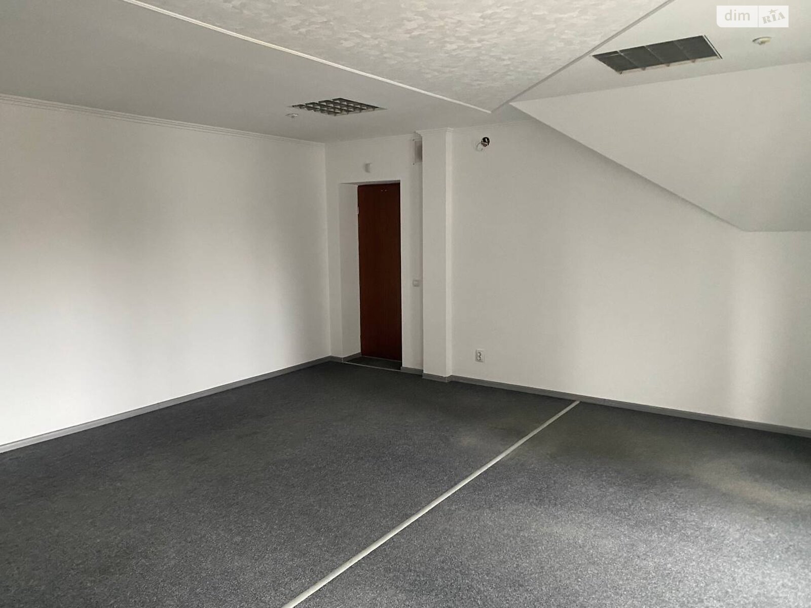 Оренда офісного приміщення в Тернополі, Цегельний провулок, приміщень - 4, поверх - 3 фото 1 Оренда офісного приміщення в Тернополі, Цегельний провулок, приміщень - 4, поверх - 3 фото 1