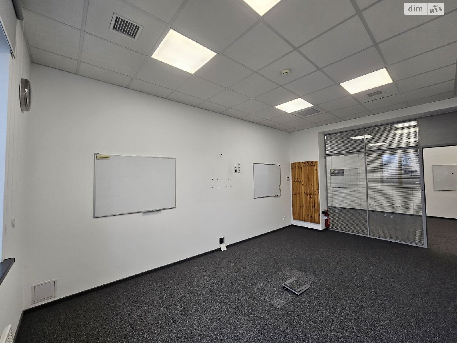 Аренда офисного помещения в Тернополе, Бродовская улица, помещений - 9, этаж - 2 фото 1 Аренда офисного помещения в Тернополе, Бродовская улица, помещений - 9, этаж - 2 фото 1