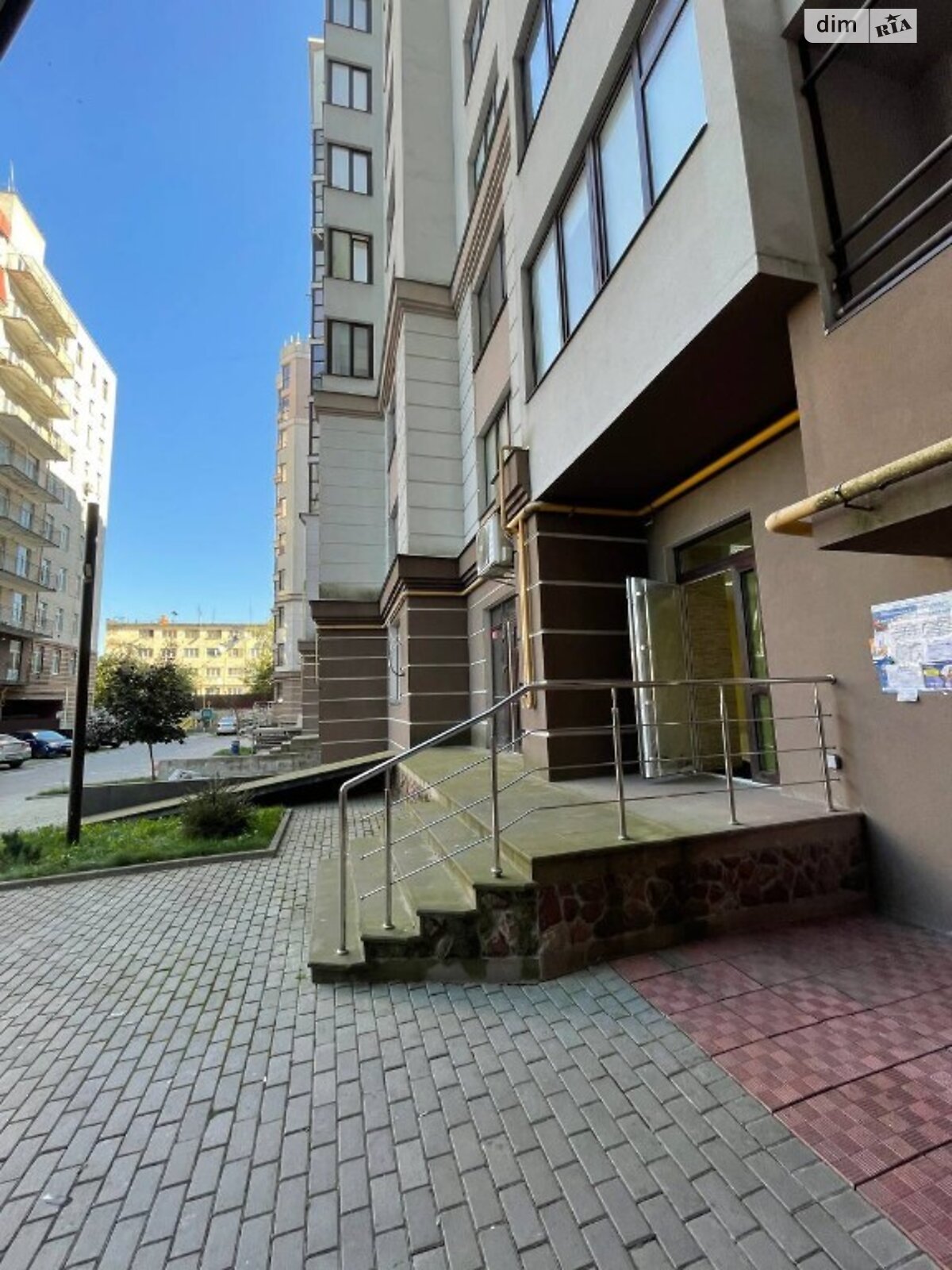 Аренда офисного помещения в Тернополе, Микулинецкая улица, помещений - 2, этаж - 1 фото 1