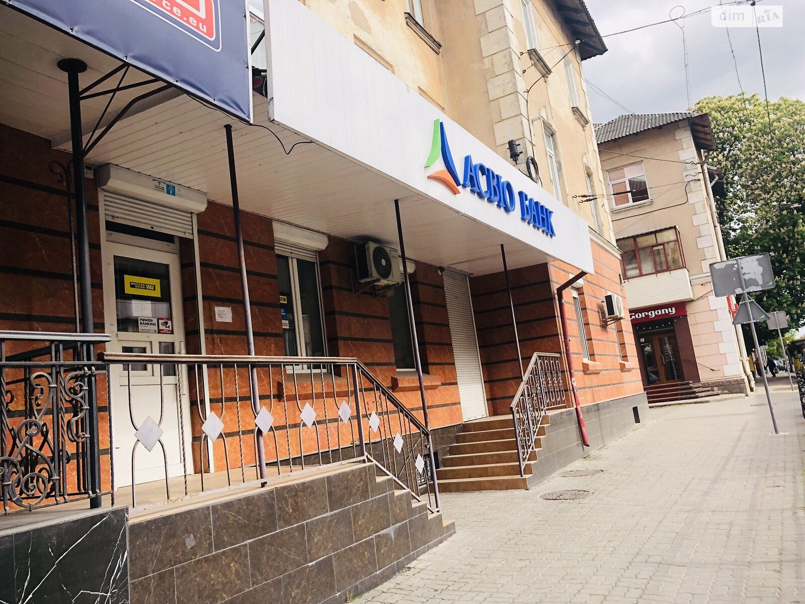 Аренда офисного помещения в Тернополе, Хмельницкого Богдана улица, помещений - 4, этаж - 1 фото 1 Аренда офисного помещения в Тернополе, Хмельницкого Богдана улица, помещений - 4, этаж - 1 фото 1
