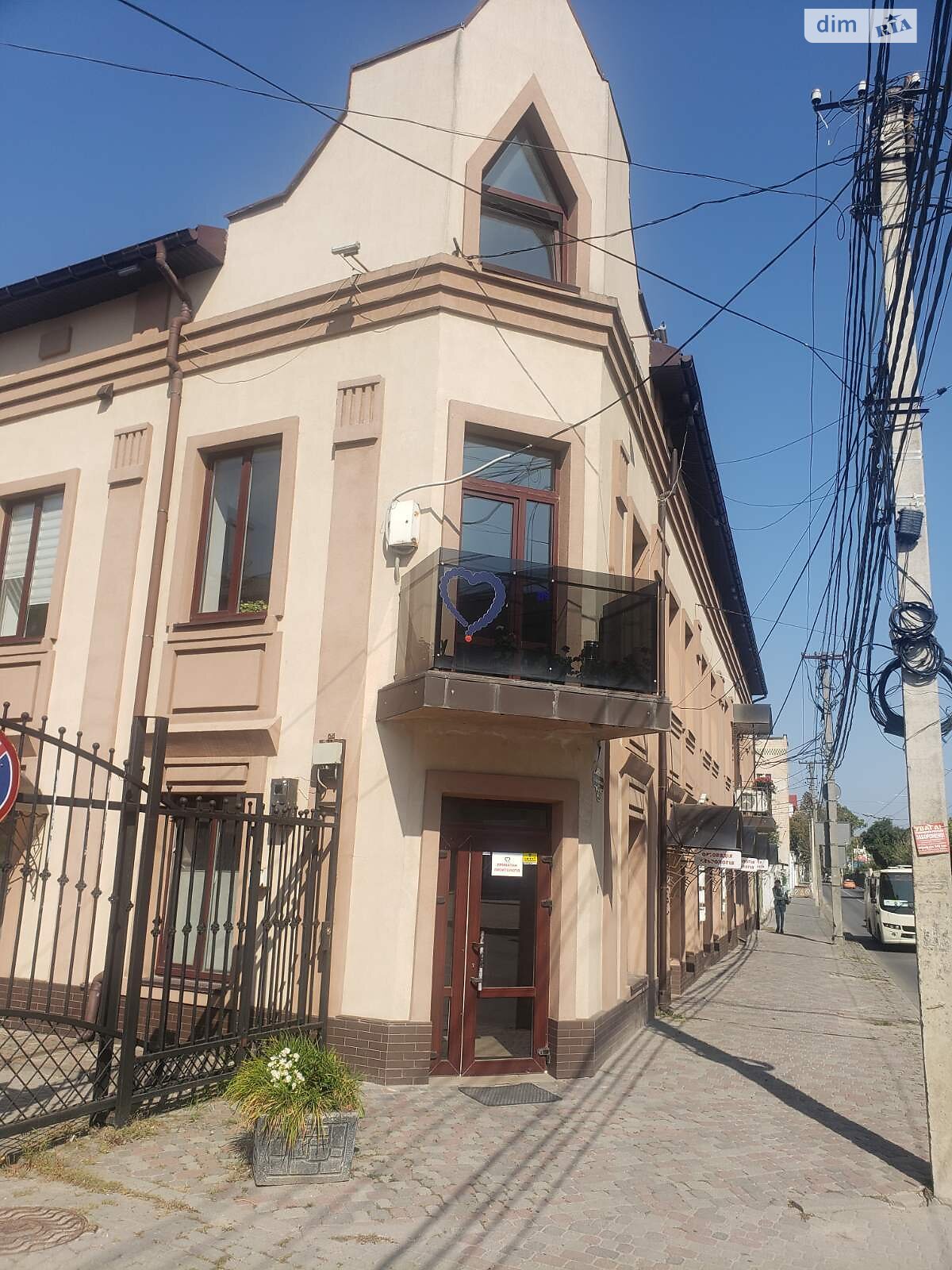 Аренда офисного помещения в Тернополе, Хмельницкого Богдана улица 23, помещений - 1, этаж - 3 фото 1 Аренда офисного помещения в Тернополе, Хмельницкого Богдана улица 23, помещений - 1, этаж - 3 фото 1