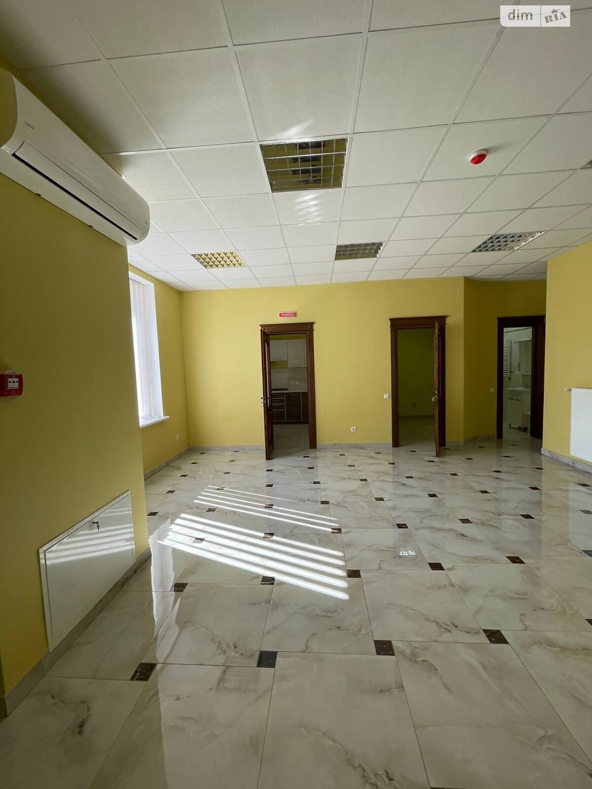 Оренда офісного приміщення в Тернополі, Микулинецька вулиця 5, приміщень - 2, поверх - 1 фото 1 Оренда офісного приміщення в Тернополі, Микулинецька вулиця 5, приміщень - 2, поверх - 1 фото 1