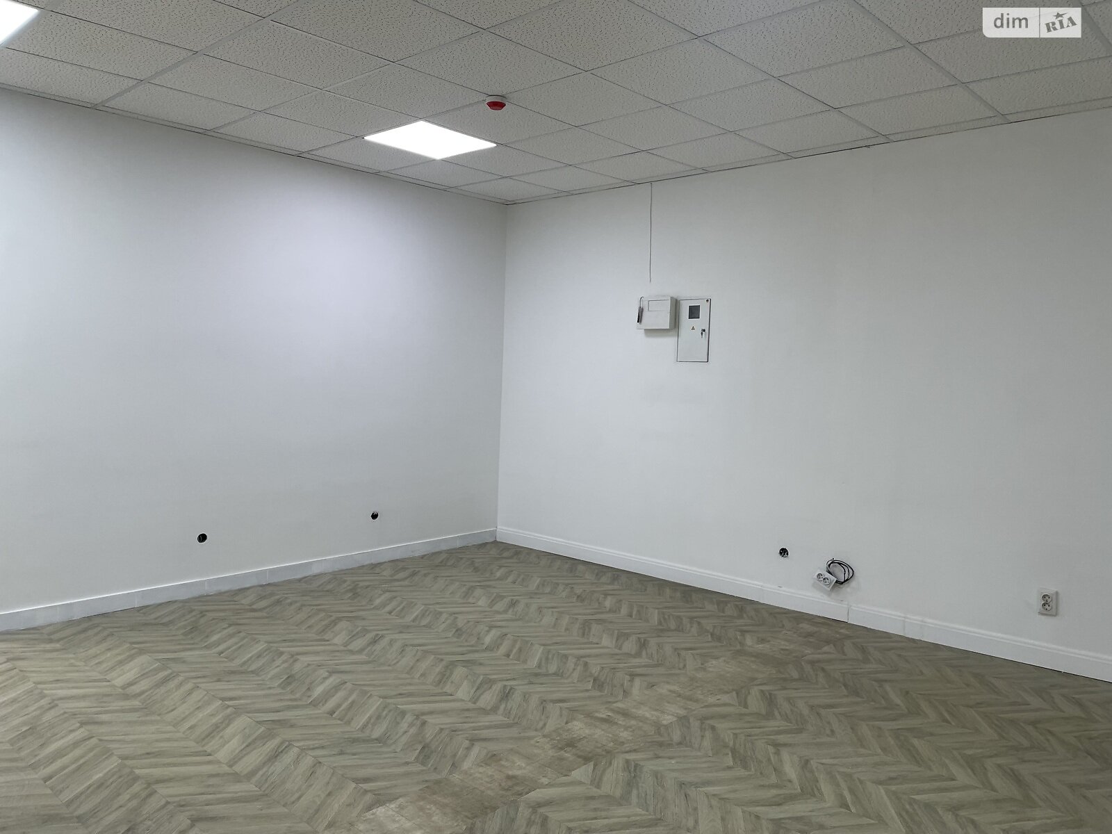 Оренда офісного приміщення в Тернополі, Руська вулиця 15, приміщень - 5, поверх - 1 фото 1