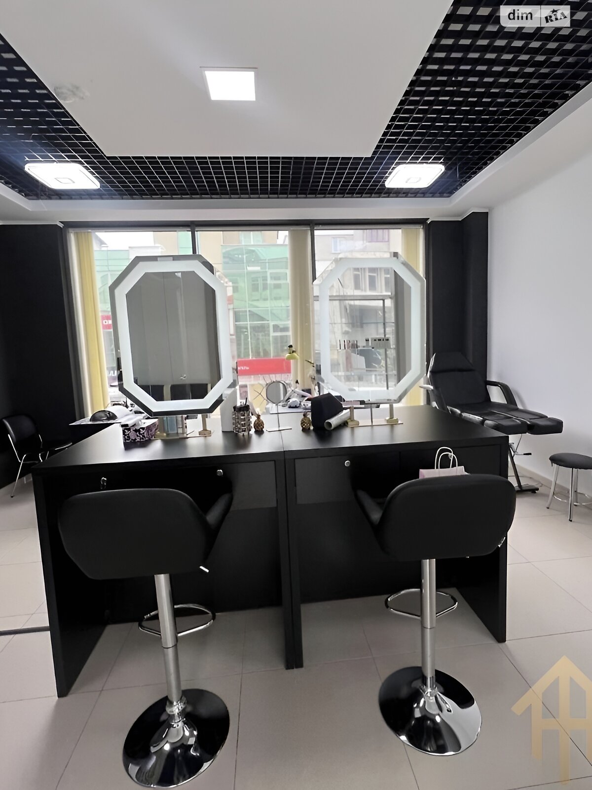 Аренда офисного помещения в Тернополе, Шептицкого Андрея Митрополита улица, помещений - 1, этаж - 2 фото 1 Аренда офисного помещения в Тернополе, Шептицкого Андрея Митрополита улица, помещений - 1, этаж - 2 фото 1