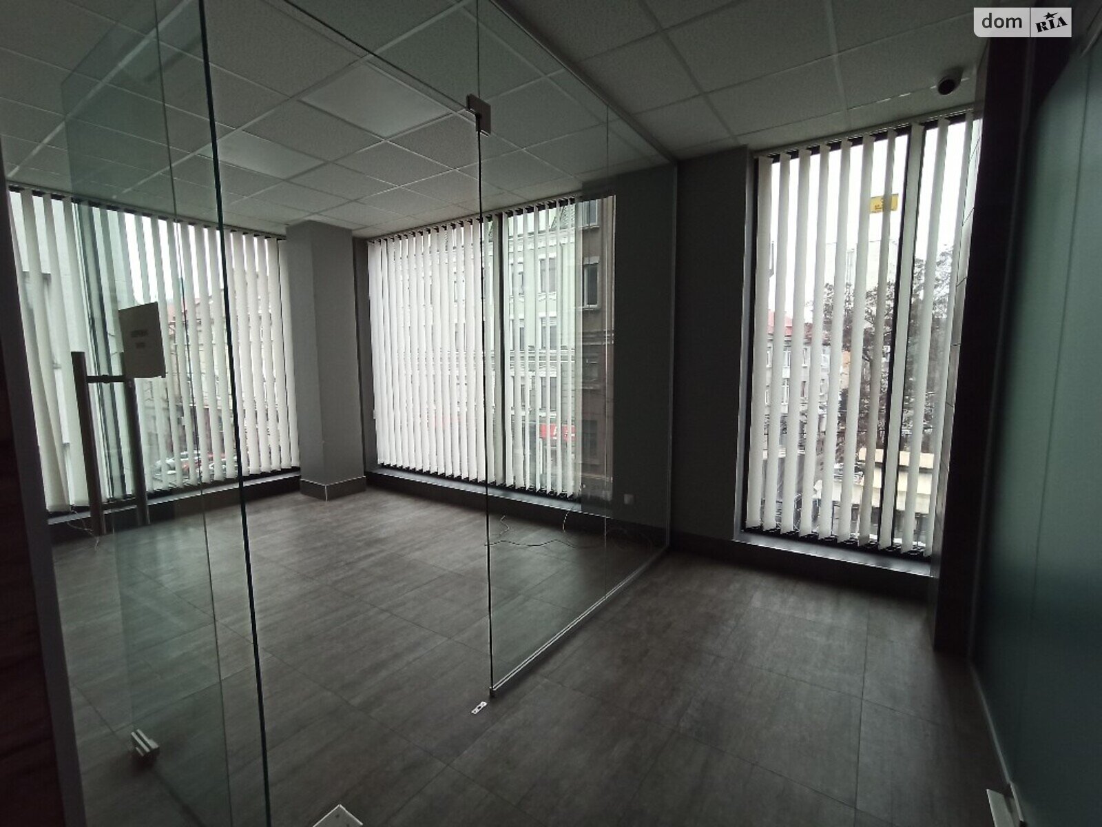 Аренда офисного помещения в Тернополе, Сичинского Дениса улица, помещений - 3, этаж - 3 фото 1