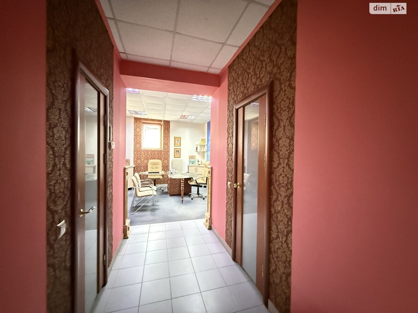 Оренда офісного приміщення в Тернополі, Сліпого Йосипа Кардинала вулиця, приміщень -, поверх - 1 фото 1 Оренда офісного приміщення в Тернополі, Сліпого Йосипа Кардинала вулиця, приміщень -, поверх - 1 фото 1