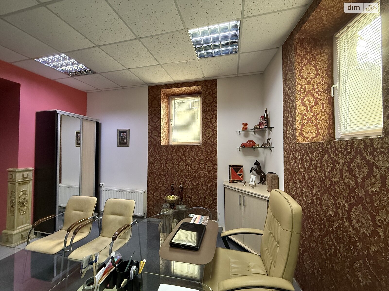 Оренда офісного приміщення в Тернополі, Сліпого Йосипа Кардинала вулиця, приміщень -, поверх - 1 фото 1 Оренда офісного приміщення в Тернополі, Сліпого Йосипа Кардинала вулиця, приміщень -, поверх - 1 фото 1