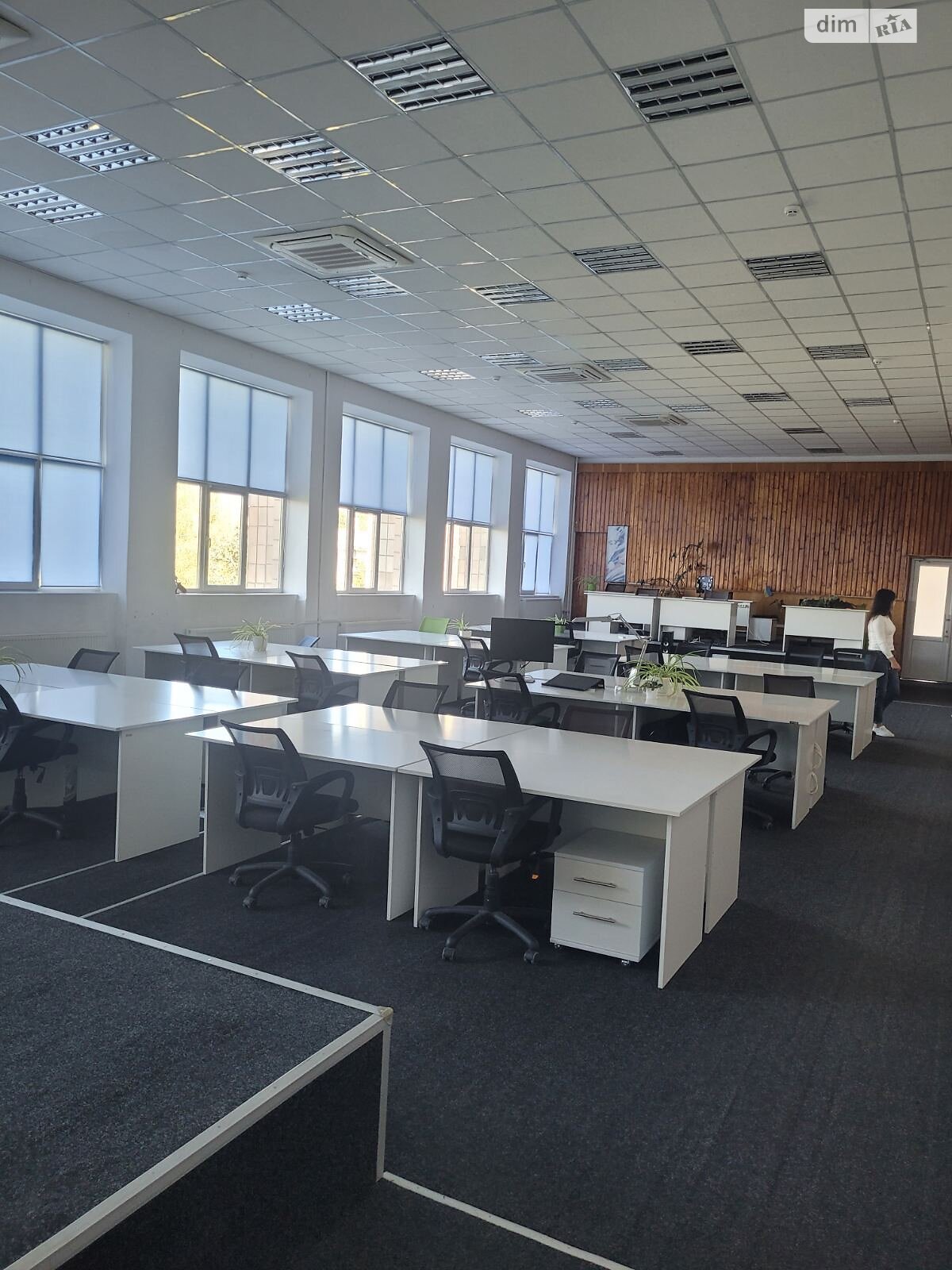 Оренда офісного приміщення в Тернополі, Торговиця (Живова Анатолія) вулиця 32А, приміщень - 6, поверх - 4 фото 1