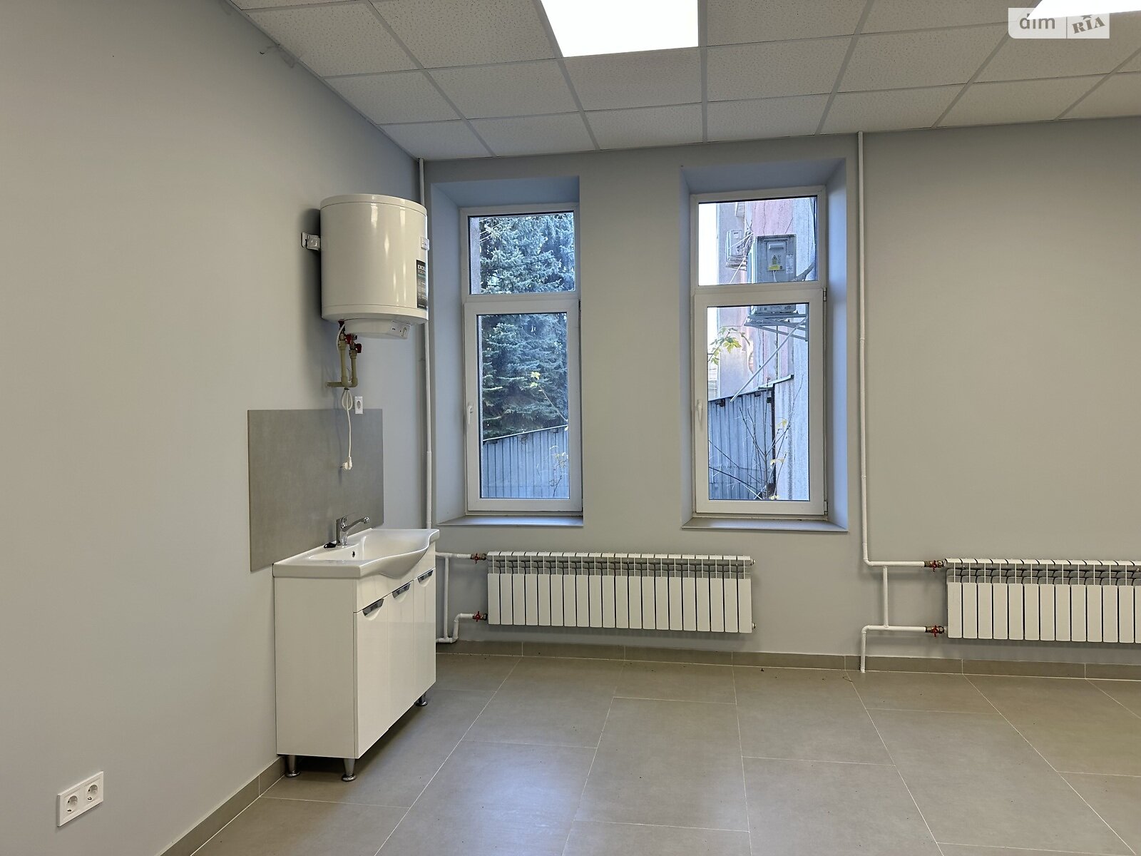 Аренда офисного помещения в Тернополе, Торговица (Живова Анатолия) улица, помещений - 1, этаж - 1 фото 1 Аренда офисного помещения в Тернополе, Торговица (Живова Анатолия) улица, помещений - 1, этаж - 1 фото 1