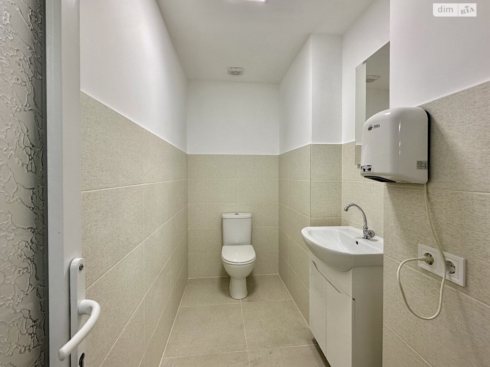 Аренда офисного помещения в Тернополе, Торговица (Живова Анатолия) улица, помещений - 1, этаж - 1 фото 1 Аренда офисного помещения в Тернополе, Торговица (Живова Анатолия) улица, помещений - 1, этаж - 1 фото 1