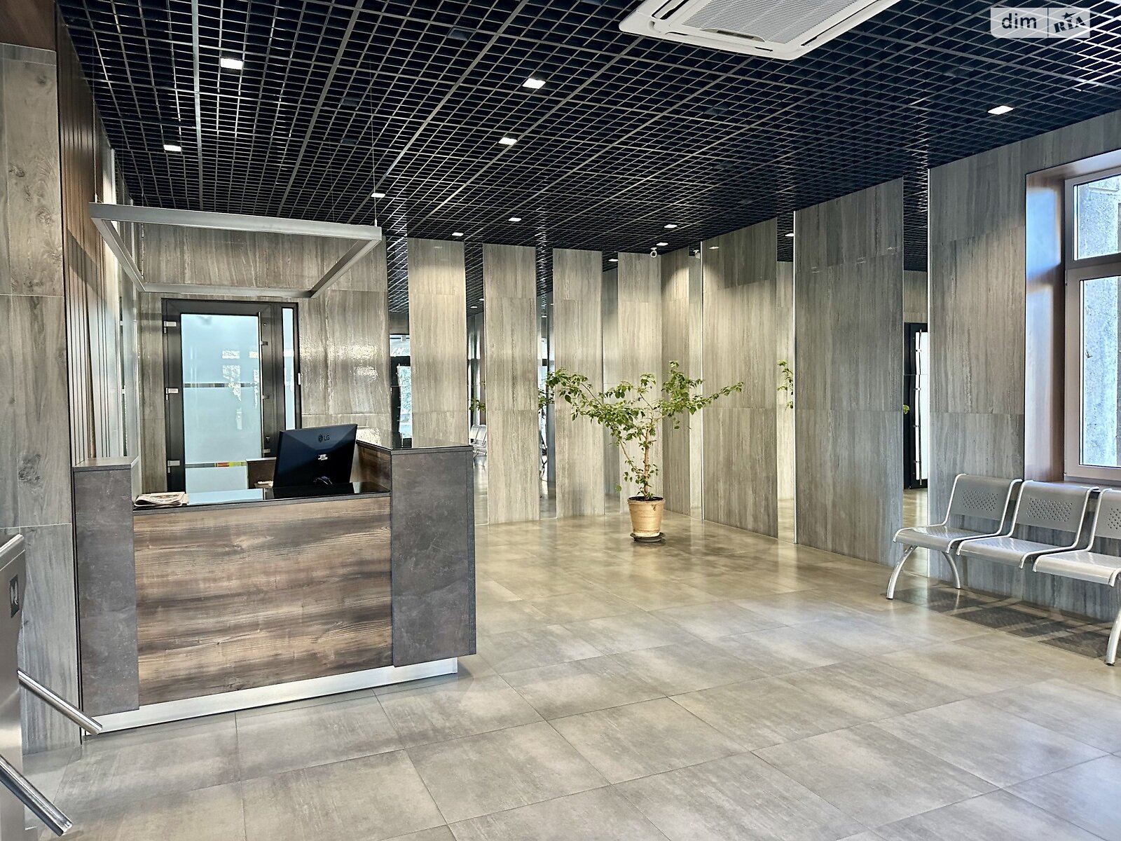 Аренда офисного помещения в Тернополе, Торговица (Живова Анатолия) улица, помещений - 1, этаж - 1 фото 1 Аренда офисного помещения в Тернополе, Торговица (Живова Анатолия) улица, помещений - 1, этаж - 1 фото 1