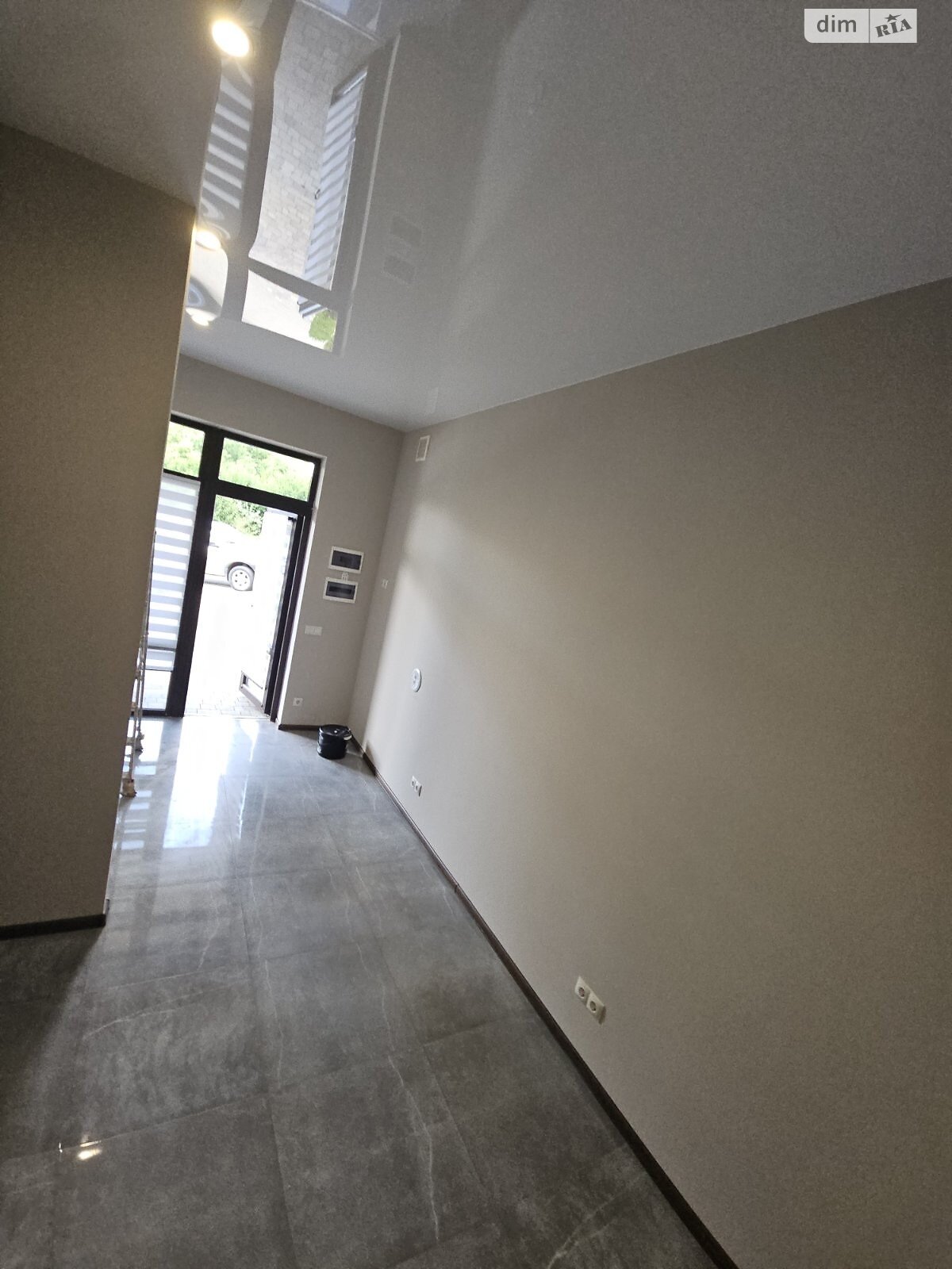 Оренда офісного приміщення в Ужгороді, Університетська вулиця 25, приміщень - 1, поверх - 1 фото 1 Оренда офісного приміщення в Ужгороді, Університетська вулиця 25, приміщень - 1, поверх - 1 фото 1