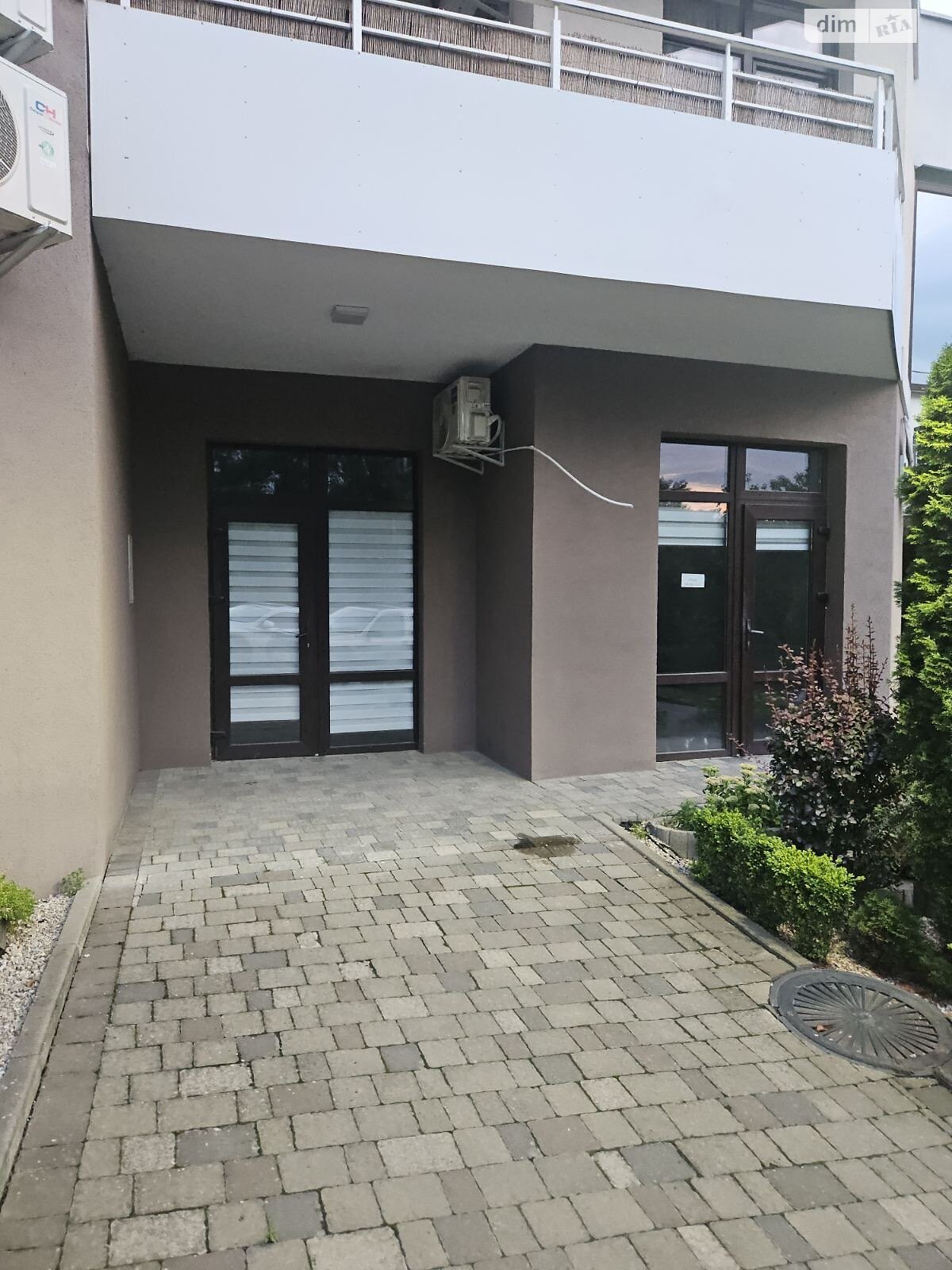 Оренда офісного приміщення в Ужгороді, Університетська вулиця 25, приміщень - 1, поверх - 1 фото 1 Оренда офісного приміщення в Ужгороді, Університетська вулиця 25, приміщень - 1, поверх - 1 фото 1