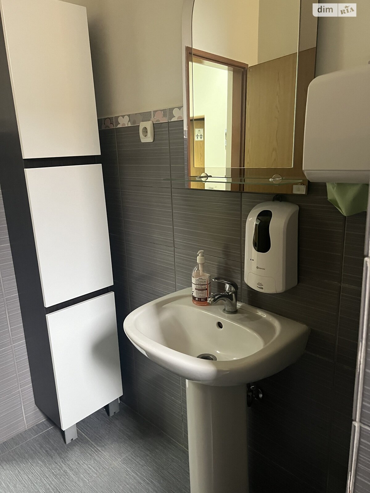 Аренда офисного помещения в Ужгороде, Героев 128-й бригады (8-го Марта) улица, помещений - 10, этаж - 2 фото 1