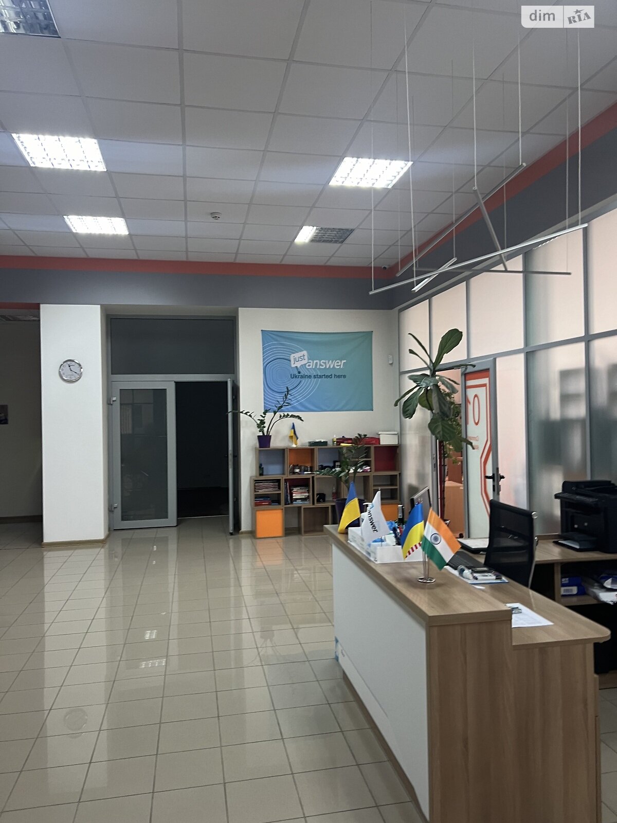 Аренда офисного помещения в Ужгороде, Героев 128-й бригады (8-го Марта) улица, помещений - 10, этаж - 2 фото 1