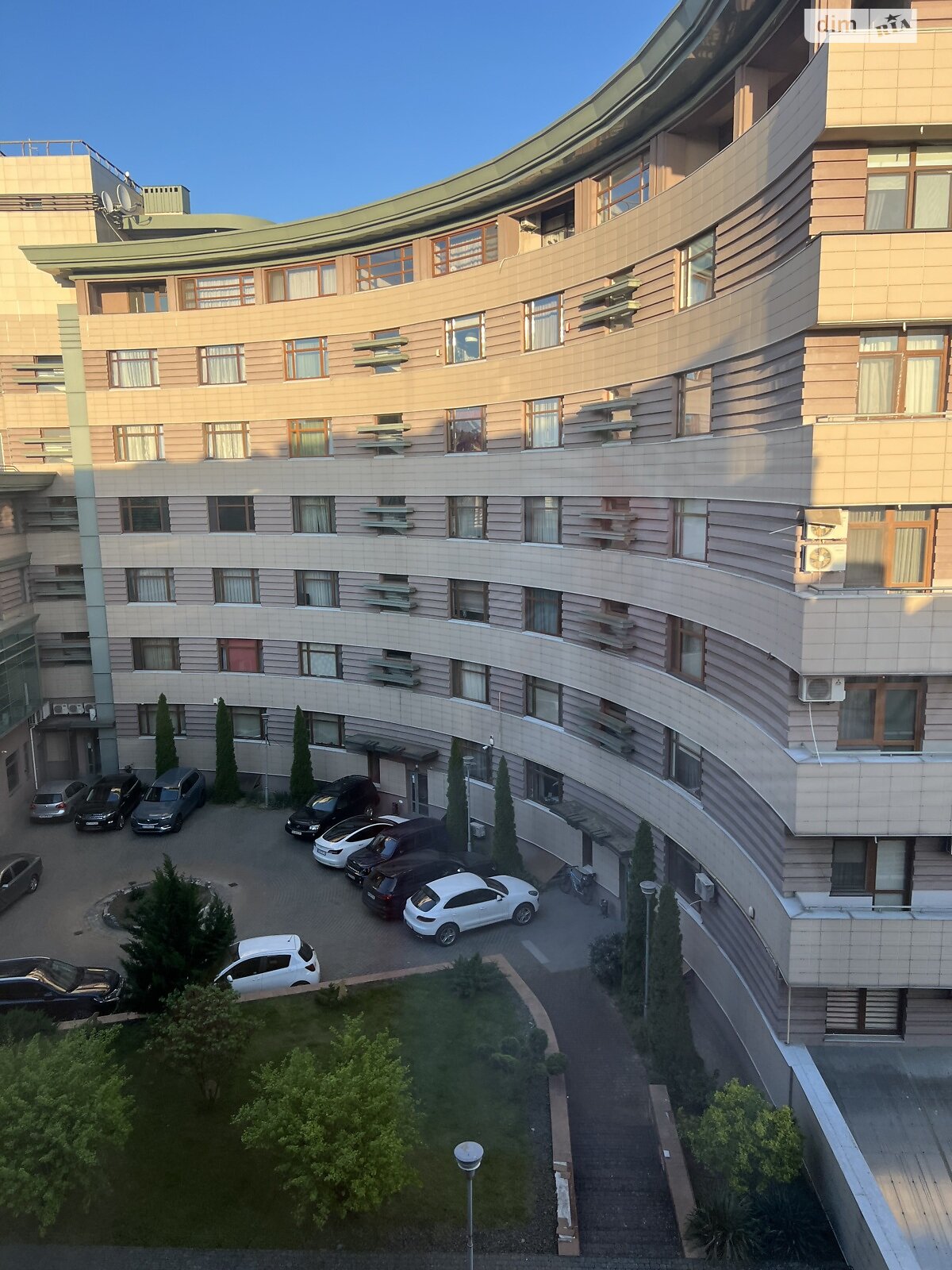 Аренда офисного помещения в Ужгороде, Жупанатская площадь, помещений - 6, этаж - 1 фото 1 Аренда офисного помещения в Ужгороде, Жупанатская площадь, помещений - 6, этаж - 1 фото 1