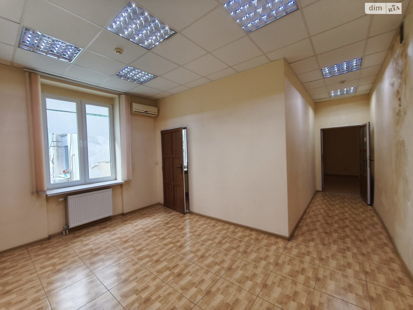 Оренда офісного приміщення в Ужгороді, Корзо вулиця, приміщень -, поверх - 2 фото 1 Оренда офісного приміщення в Ужгороді, Корзо вулиця, приміщень -, поверх - 2 фото 1