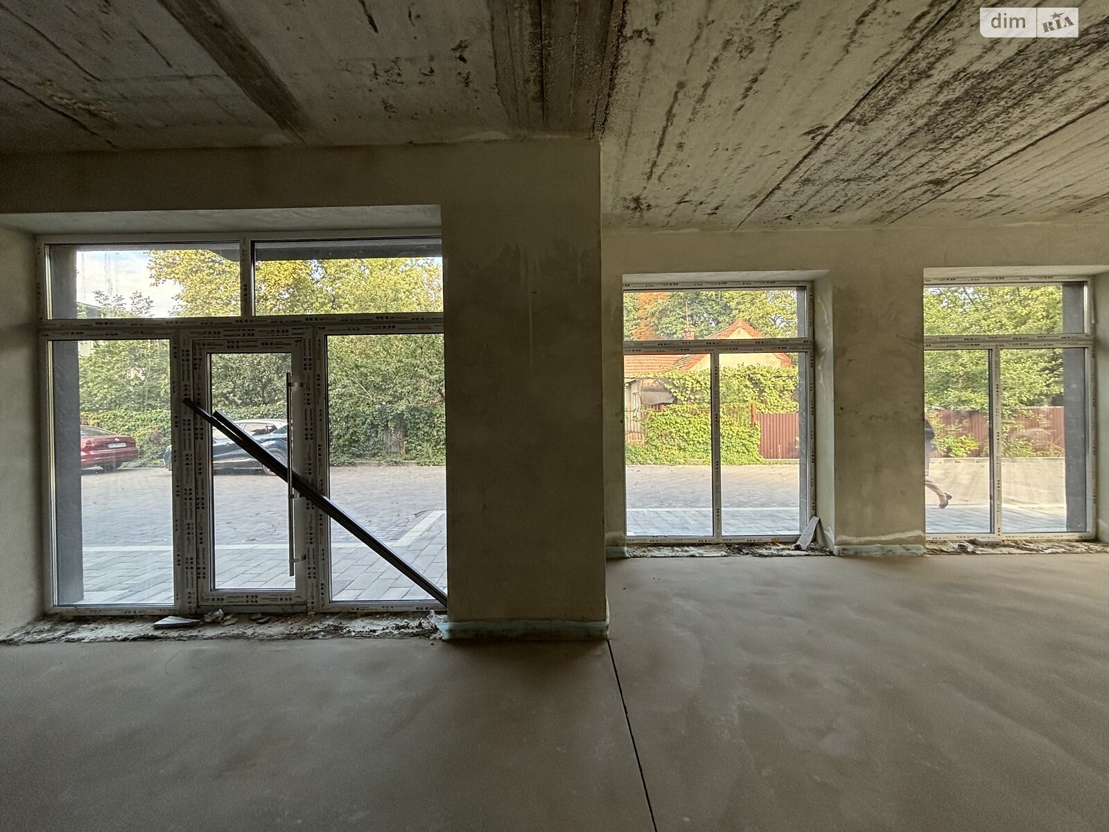 Аренда офисного помещения в Ужгороде, Капушанская (Победы) улица 168Г корпус 1, помещений - 2, этаж - 1 фото 1