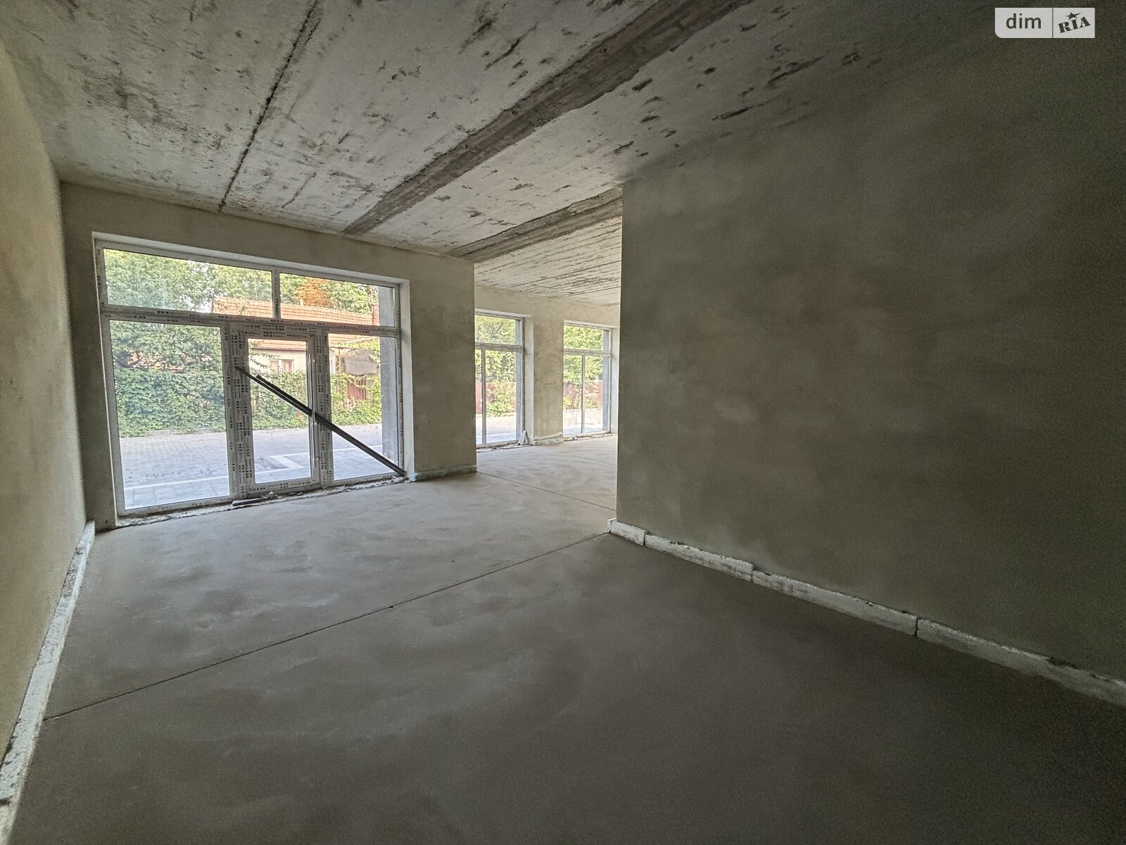 Аренда офисного помещения в Ужгороде, Капушанская (Победы) улица 168Г корпус 1, помещений - 2, этаж - 1 фото 1