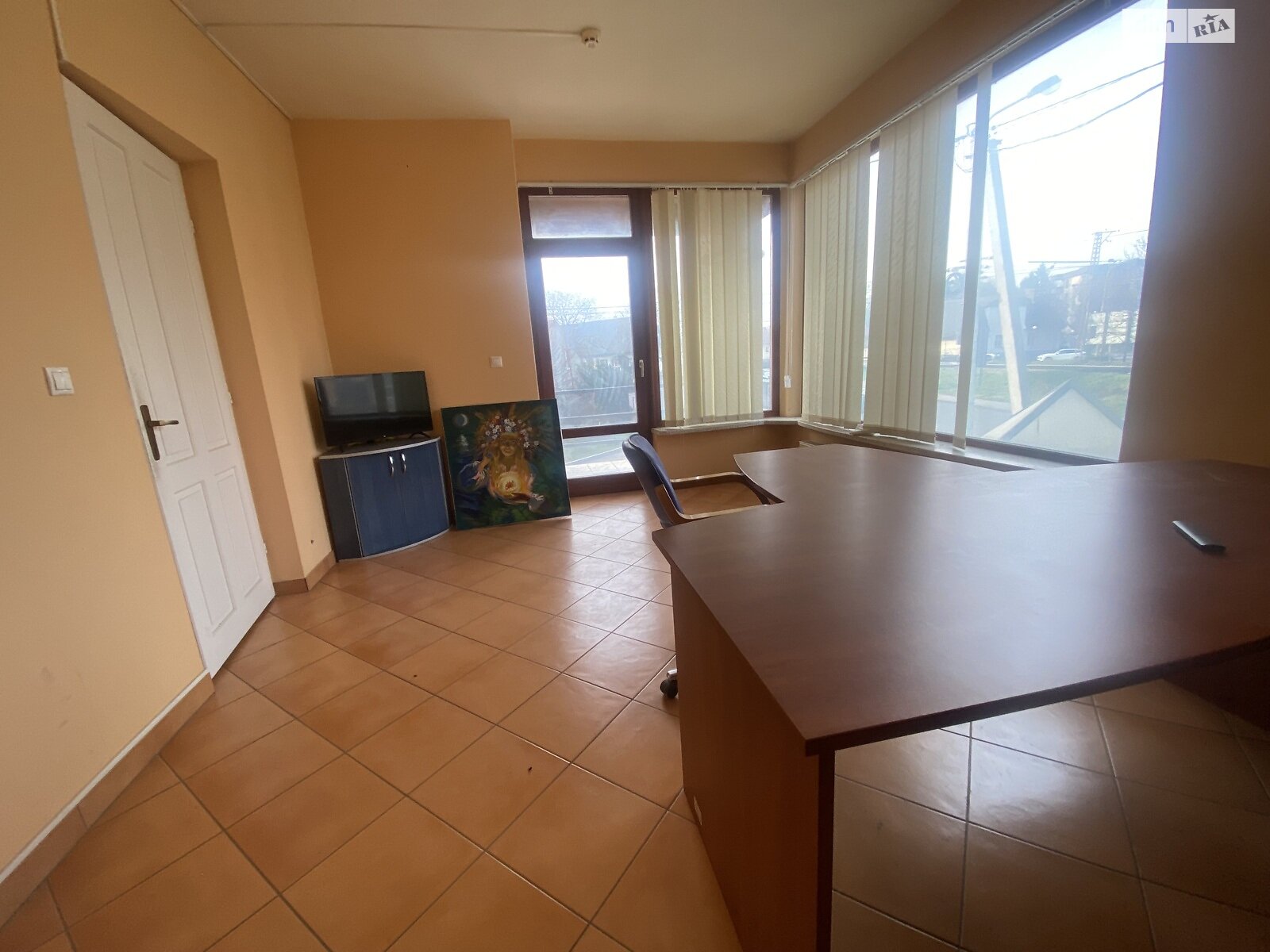 Аренда офисного помещения в Ужгороде, Украинская улица, помещений - 3, этаж - 2 фото 1