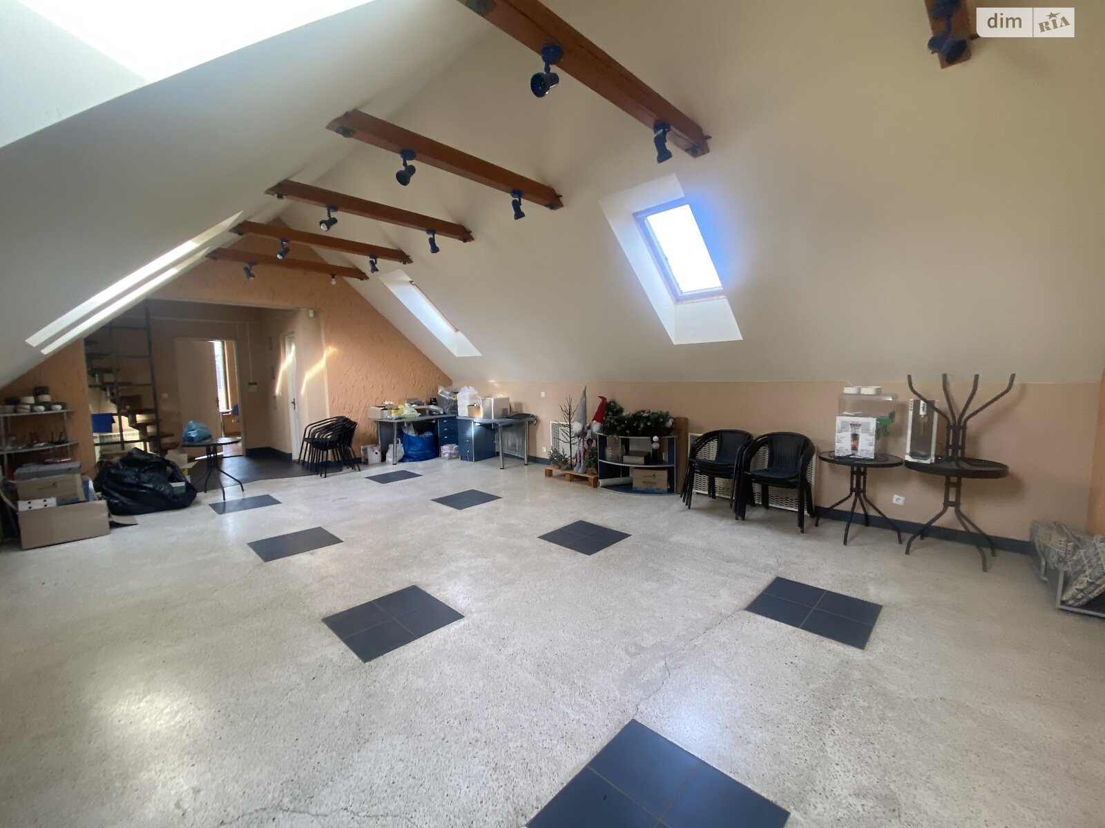 Аренда офисного помещения в Ужгороде, Украинская улица, помещений - 3, этаж - 2 фото 1