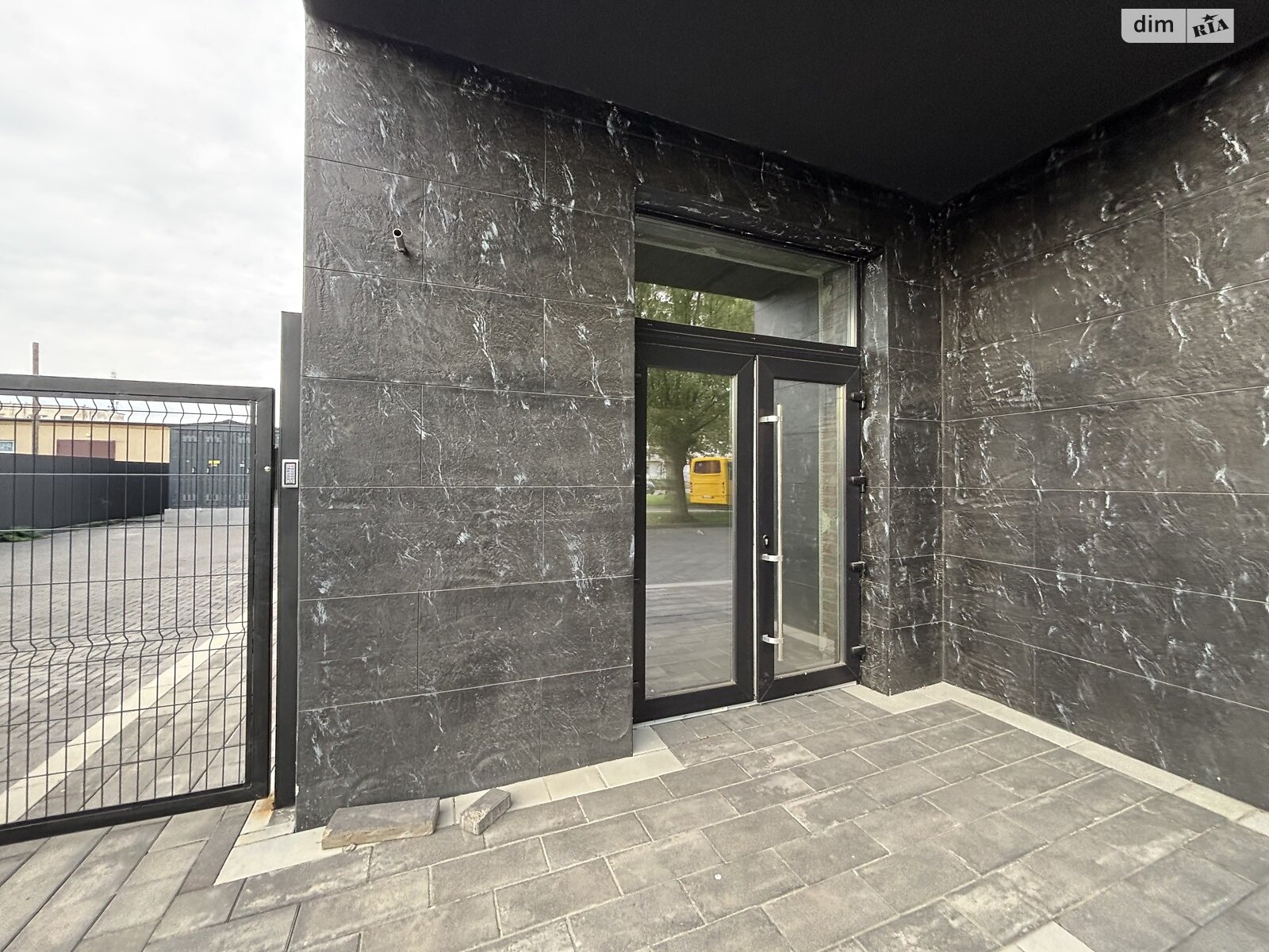 Аренда офисного помещения в Ужгороде, Капушанская (Победы) улица 168Г корпус 2, помещений - 2, этаж - 1 фото 1 Аренда офисного помещения в Ужгороде, Капушанская (Победы) улица 168Г корпус 2, помещений - 2, этаж - 1 фото 1