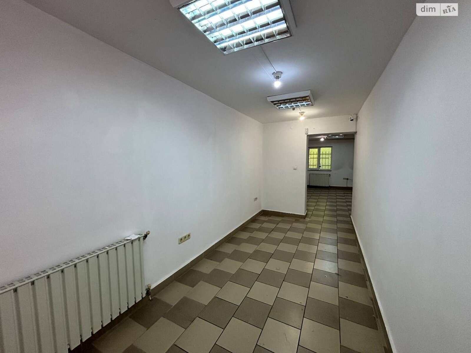 Аренда офисного помещения в Ужгороде, Свободы проспект 39, помещений - 1, этаж - 1 фото 1 Аренда офисного помещения в Ужгороде, Свободы проспект 39, помещений - 1, этаж - 1 фото 1