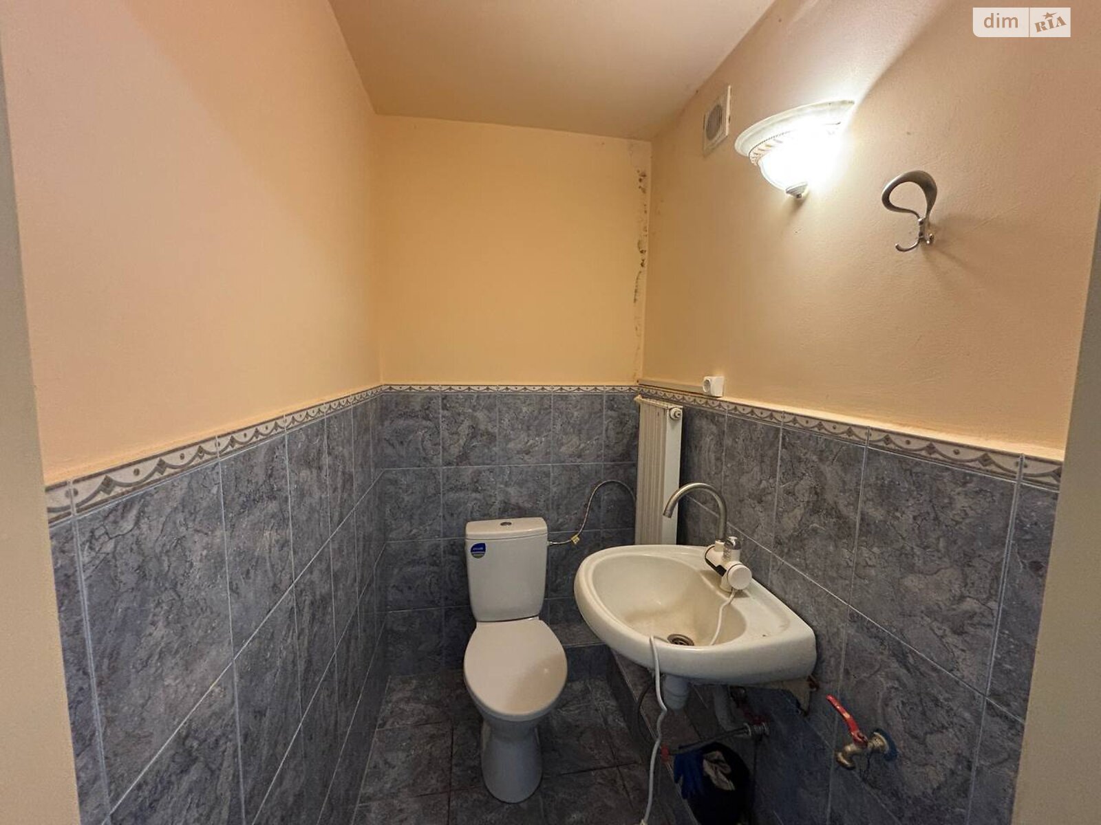 Аренда офисного помещения в Ужгороде, Свободы проспект 39, помещений - 1, этаж - 1 фото 1 Аренда офисного помещения в Ужгороде, Свободы проспект 39, помещений - 1, этаж - 1 фото 1