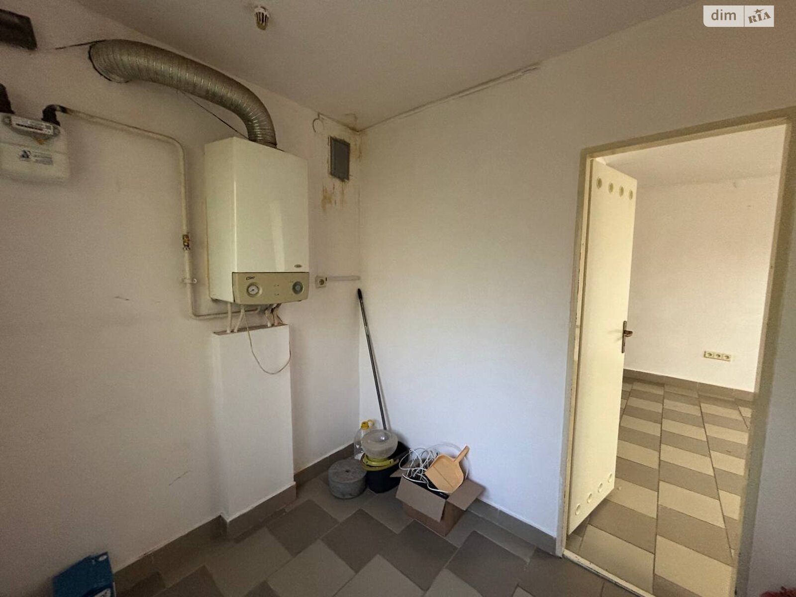 Аренда офисного помещения в Ужгороде, Свободы проспект 39, помещений - 1, этаж - 1 фото 1 Аренда офисного помещения в Ужгороде, Свободы проспект 39, помещений - 1, этаж - 1 фото 1