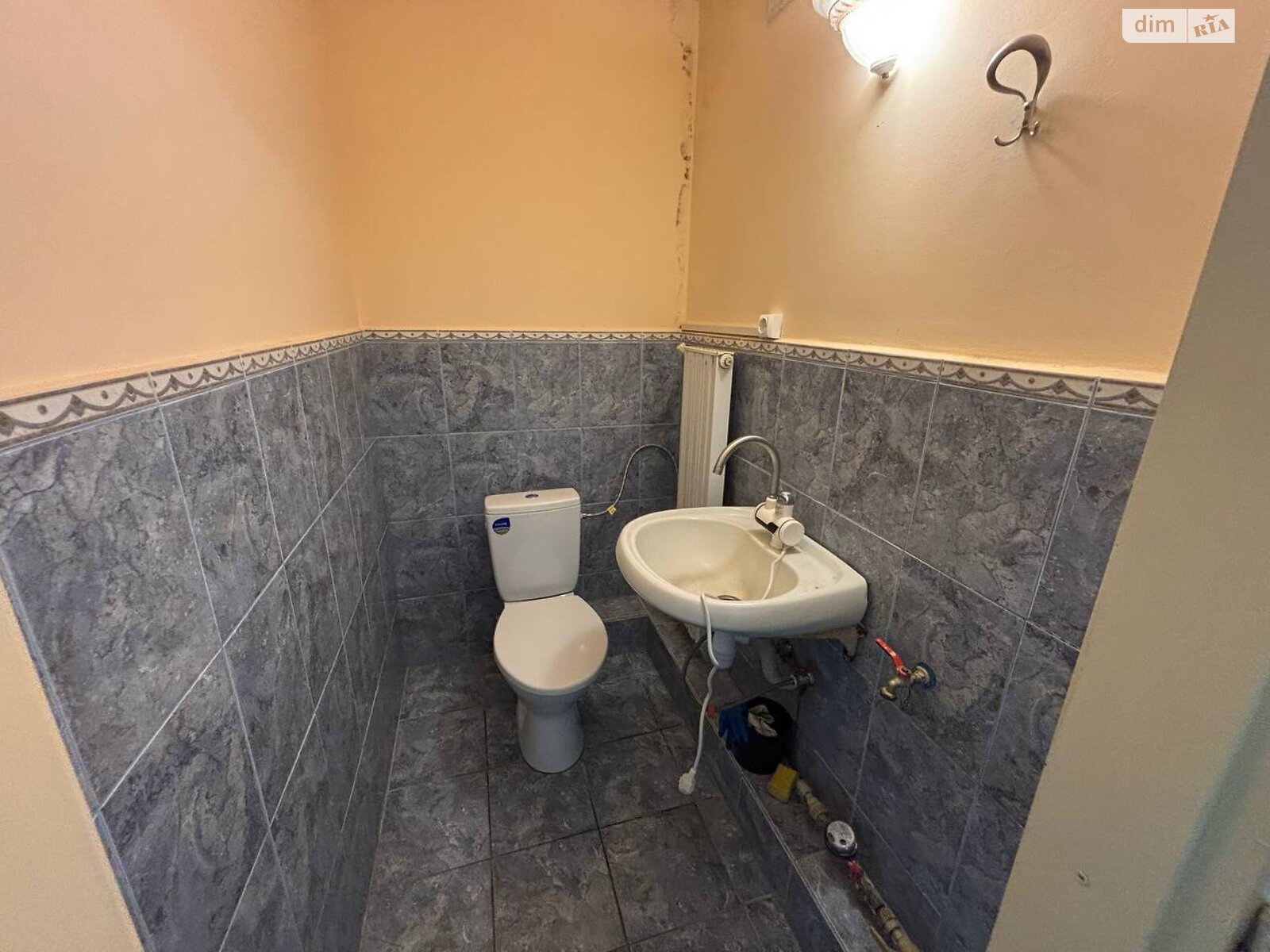 Аренда офисного помещения в Ужгороде, Свободы проспект 39, помещений - 1, этаж - 1 фото 1 Аренда офисного помещения в Ужгороде, Свободы проспект 39, помещений - 1, этаж - 1 фото 1