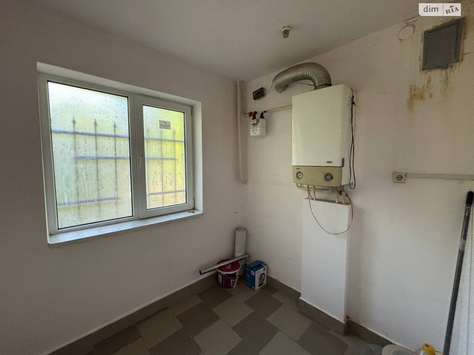 Аренда офисного помещения в Ужгороде, Свободы проспект 39, помещений - 1, этаж - 1 фото 1 Аренда офисного помещения в Ужгороде, Свободы проспект 39, помещений - 1, этаж - 1 фото 1