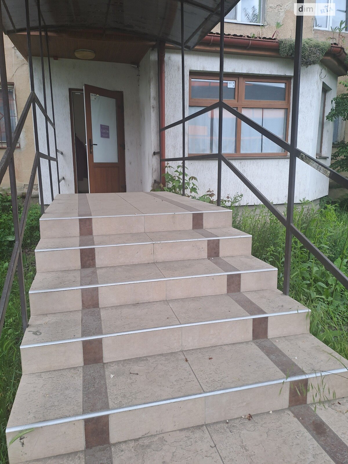 Оренда офісного приміщення в Ужгороді, Вілмоша Ковача (Белінського) вулиця, приміщень - 1, поверх - 1 фото 1 Оренда офісного приміщення в Ужгороді, Вілмоша Ковача (Белінського) вулиця, приміщень - 1, поверх - 1 фото 1